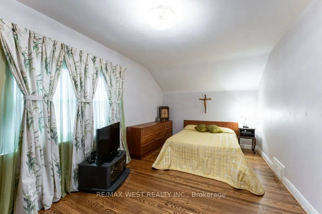216 Berry Road