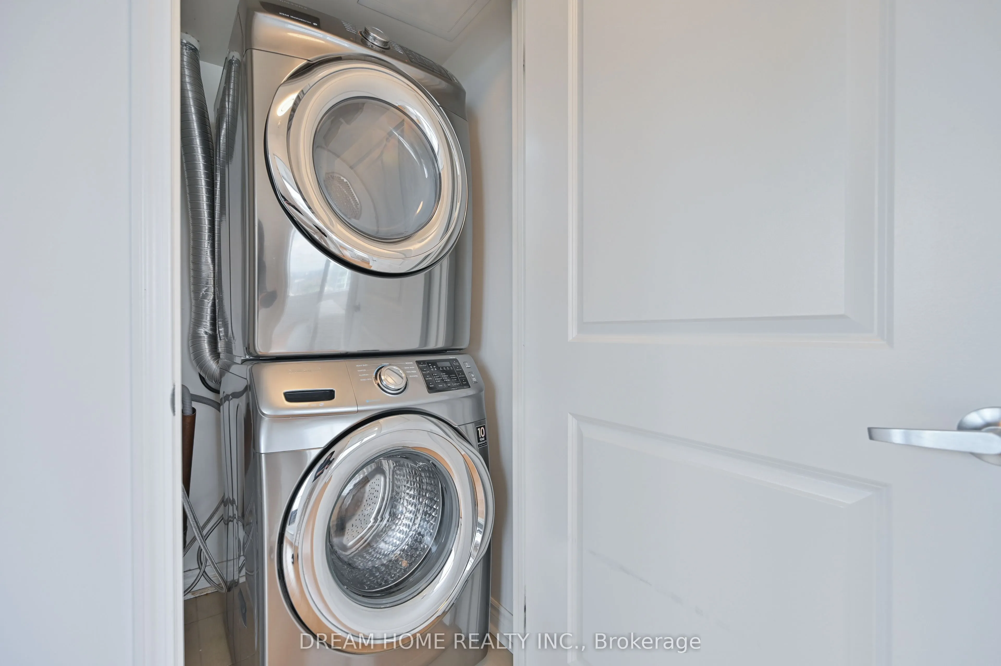 385 Prince Of Wales Drive, #3205