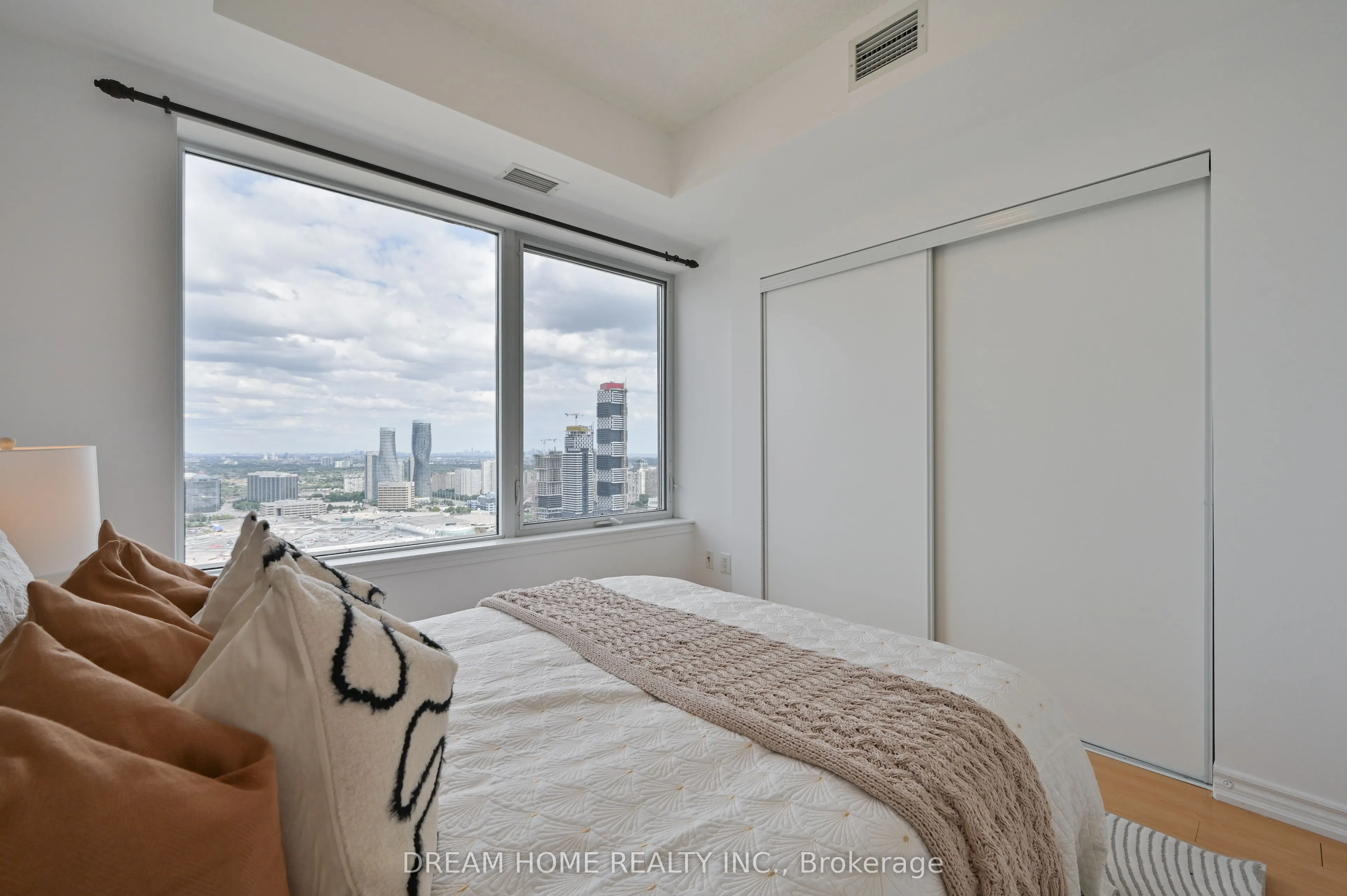 385 Prince Of Wales Drive, #3205