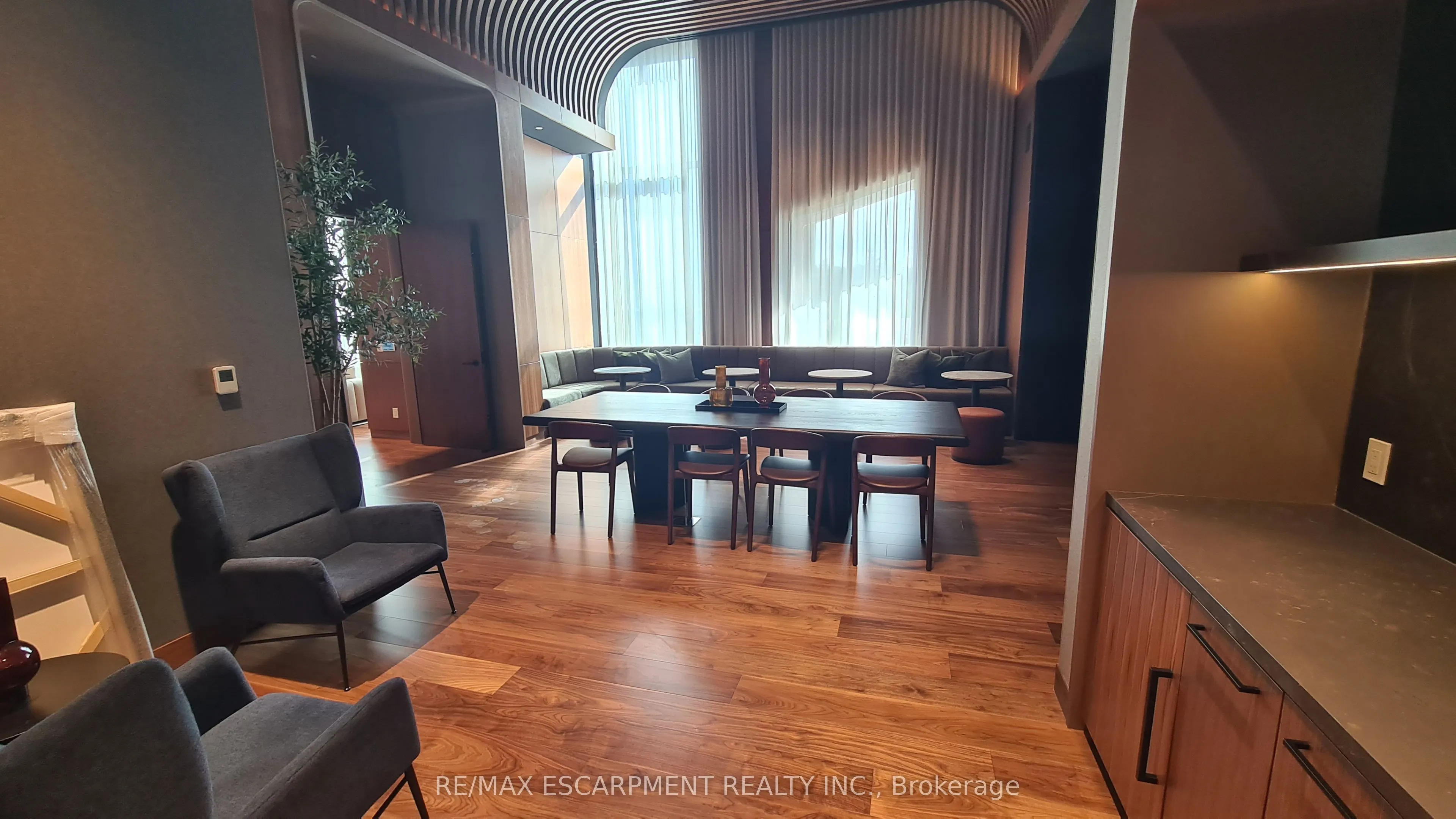 3240 William Coltson Avenue, #815