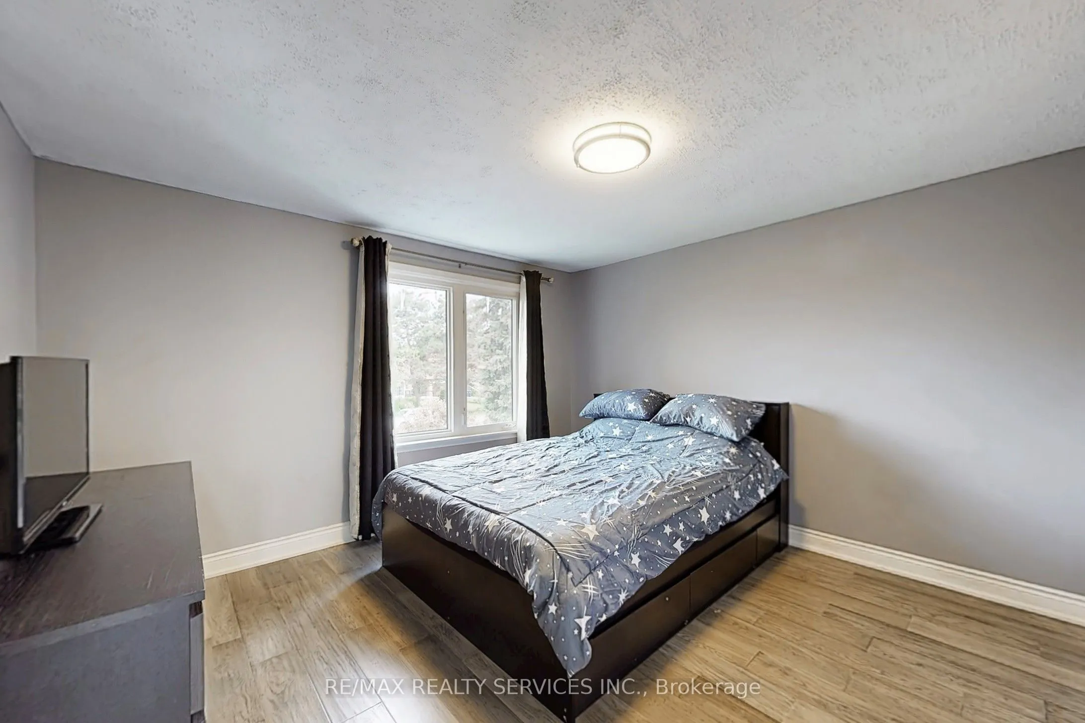 53 Geneva Crescent