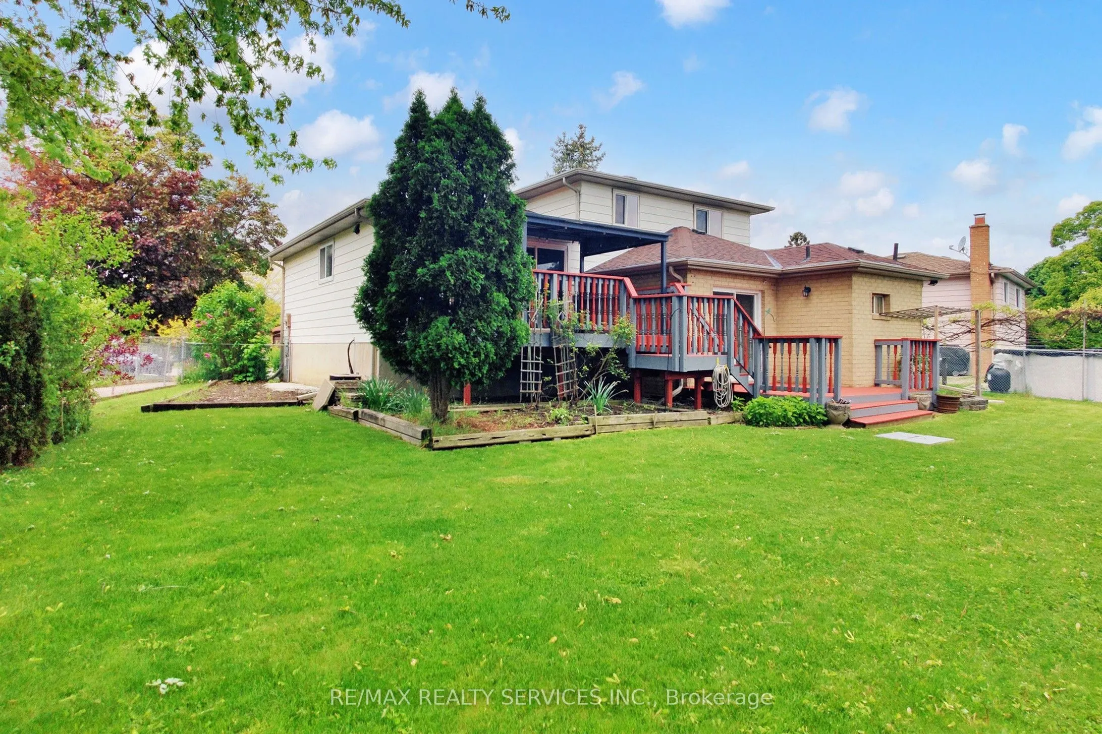 53 Geneva Crescent