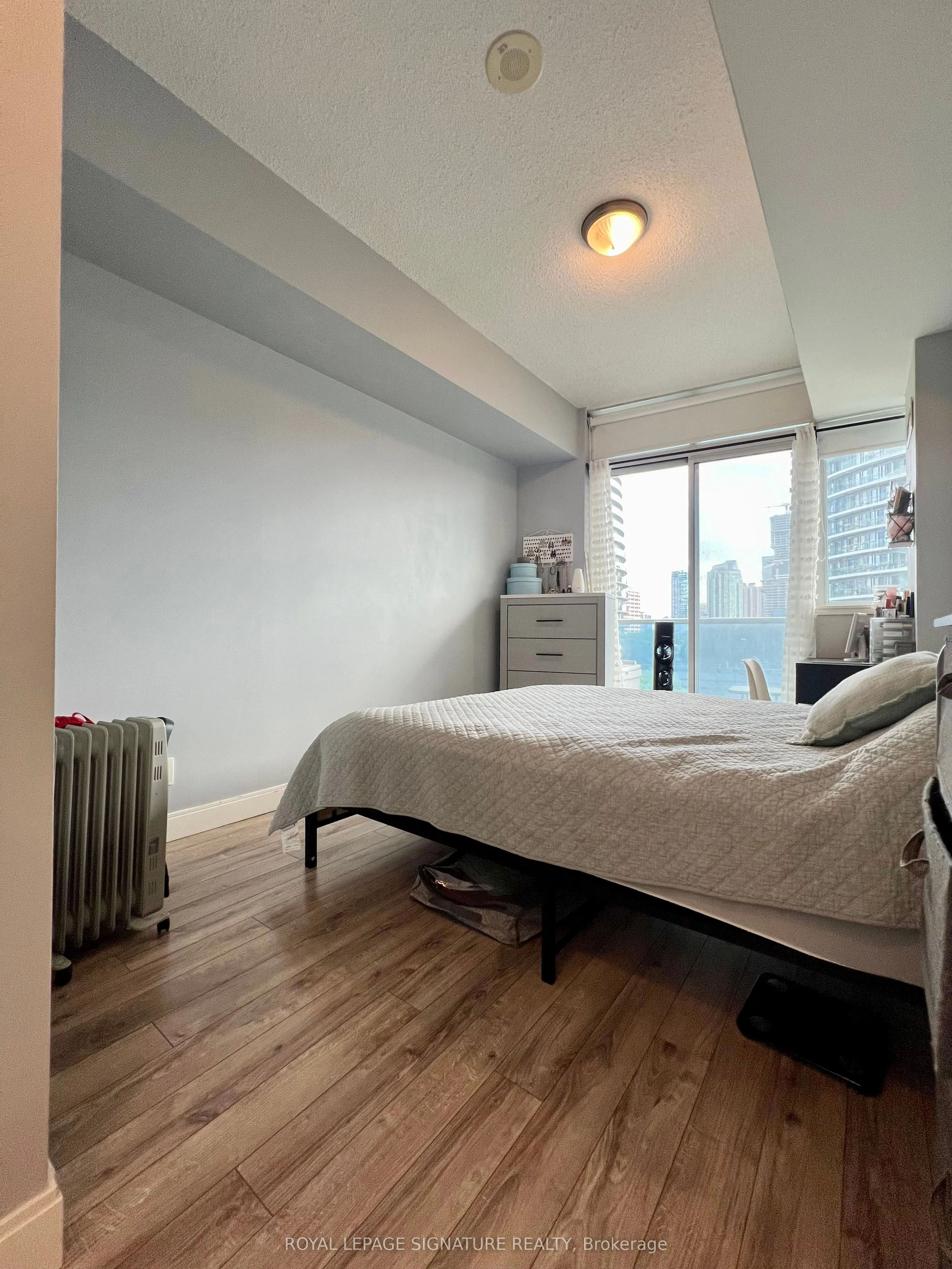 80 Absolute Avenue, #607