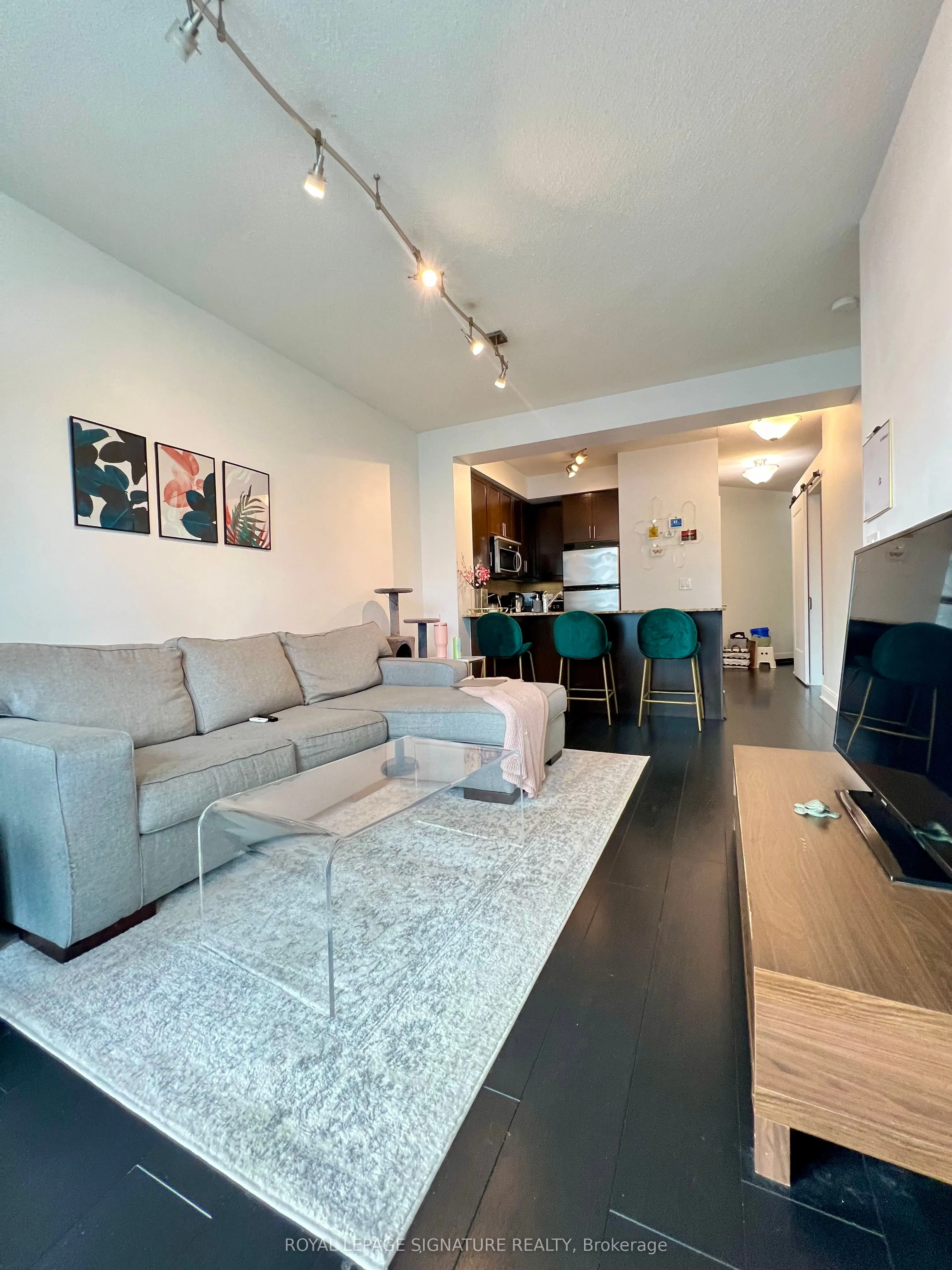 80 Absolute Avenue, #607