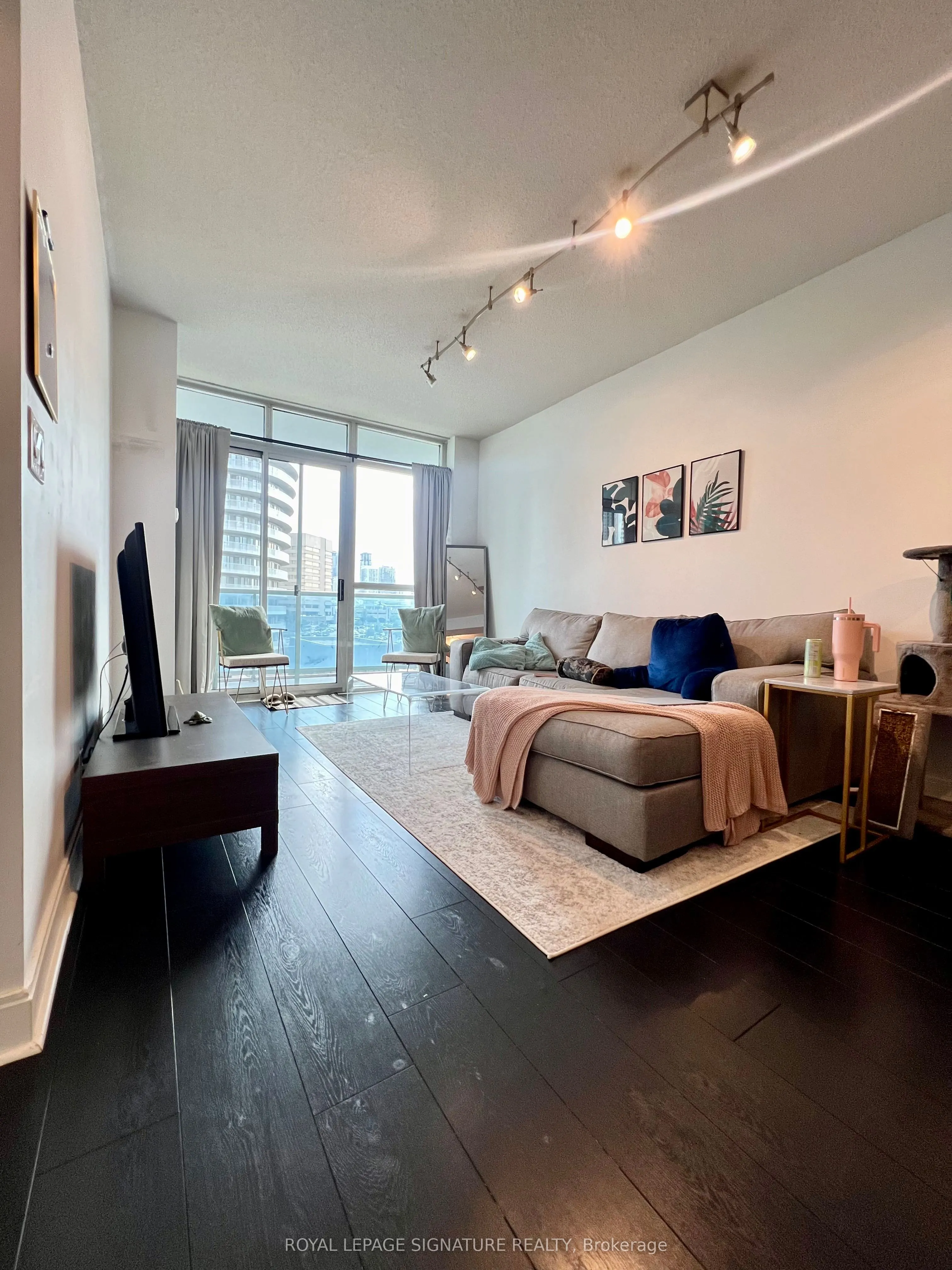 80 Absolute Avenue, #607