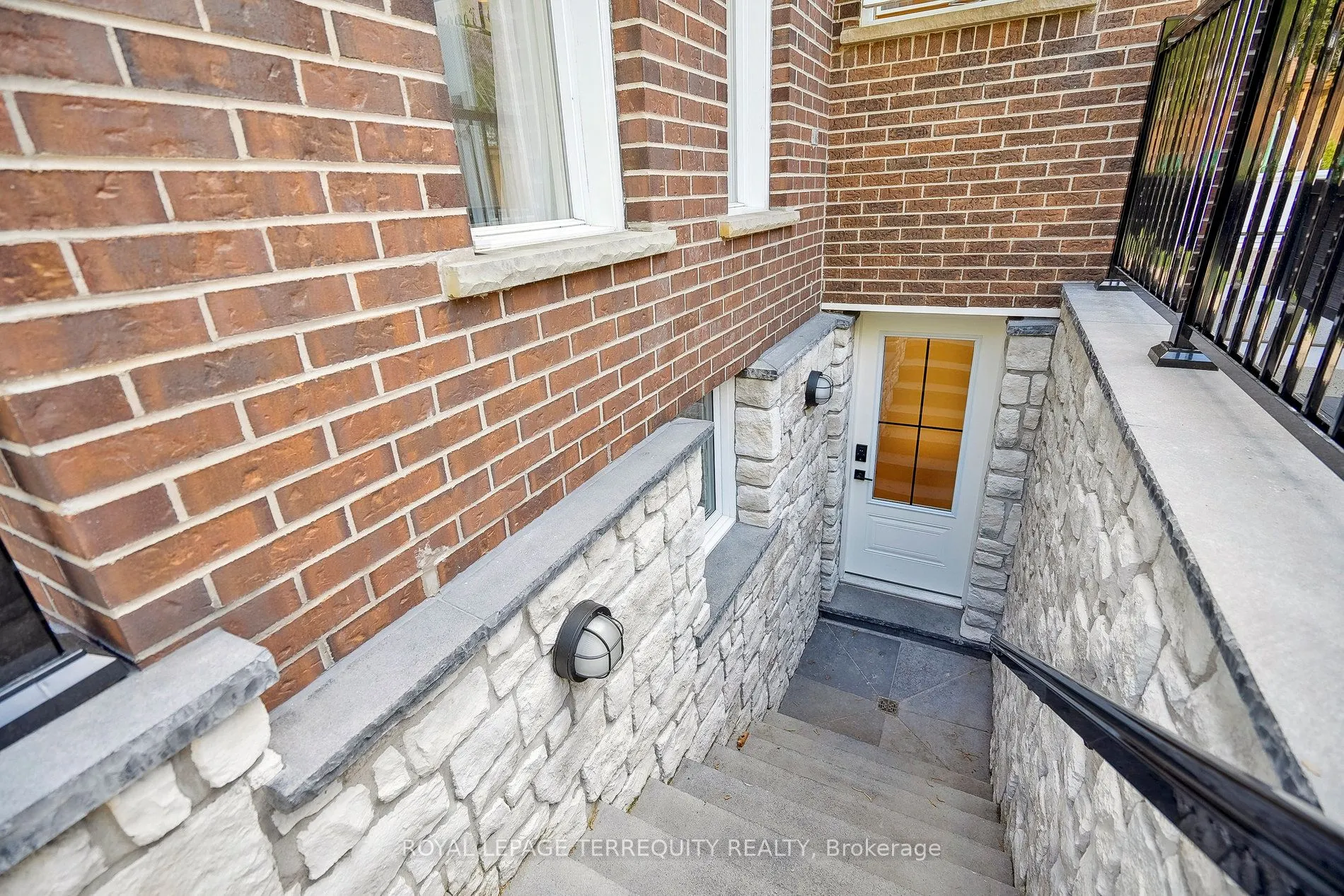 219 Valleyview Court