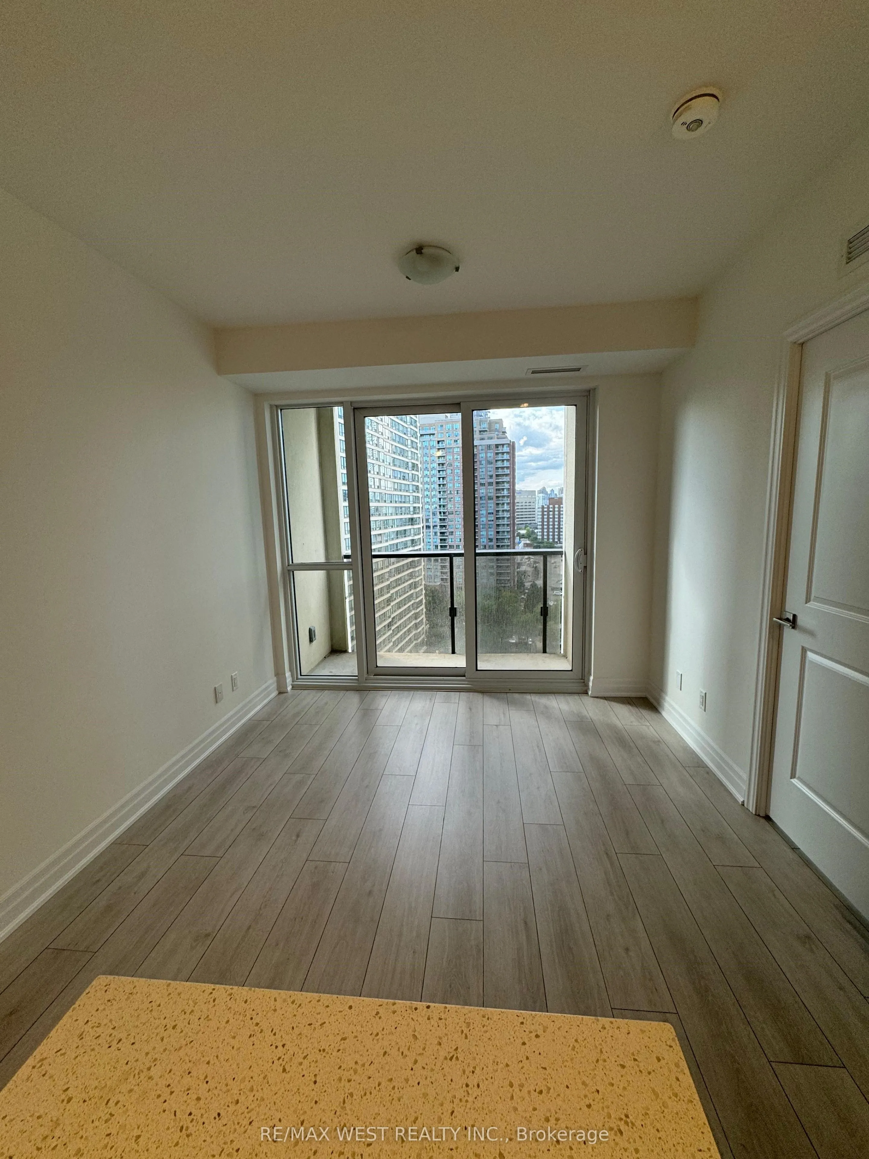 30 Elm Drive, #1111