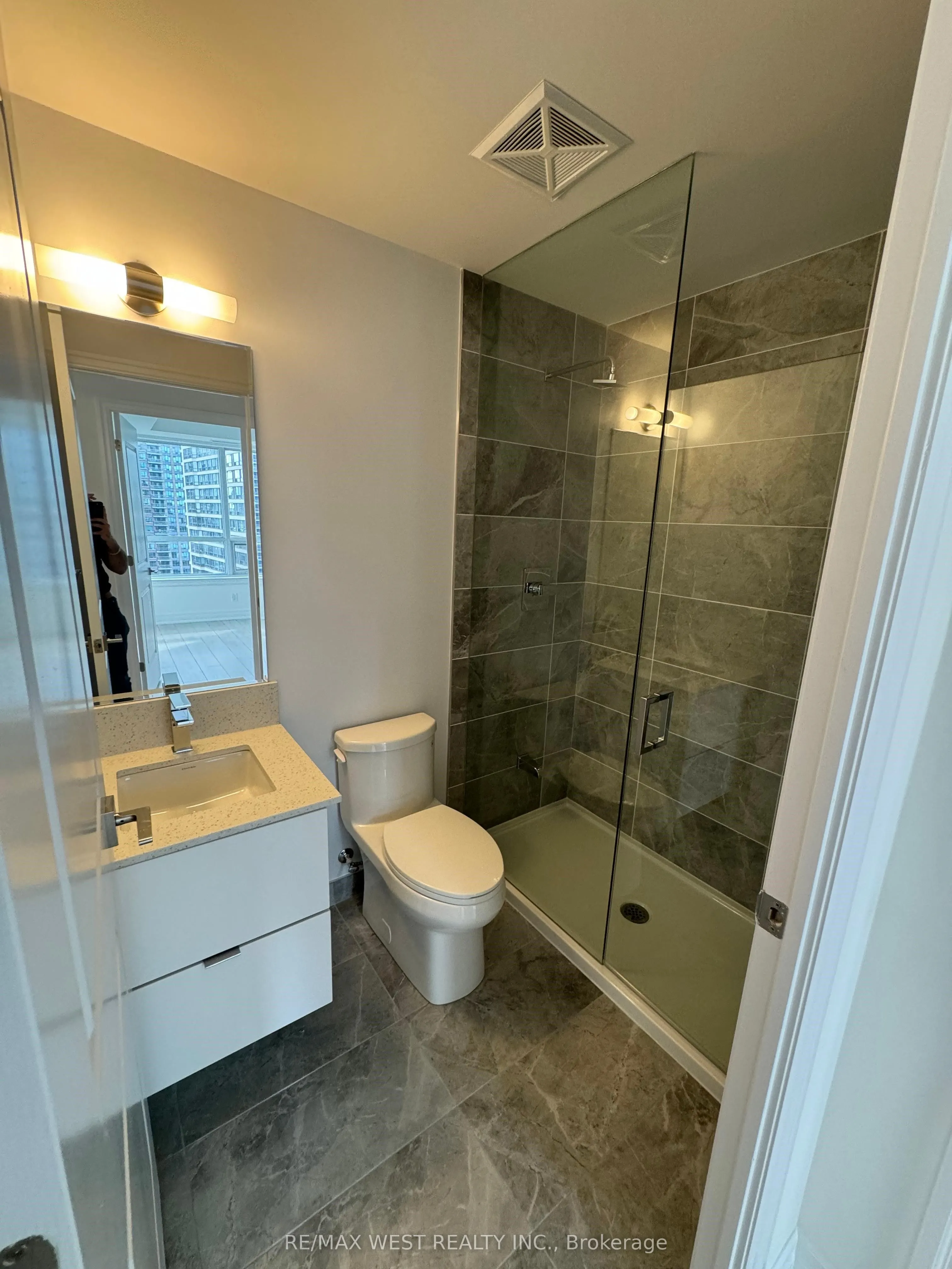 30 Elm Drive, #1111