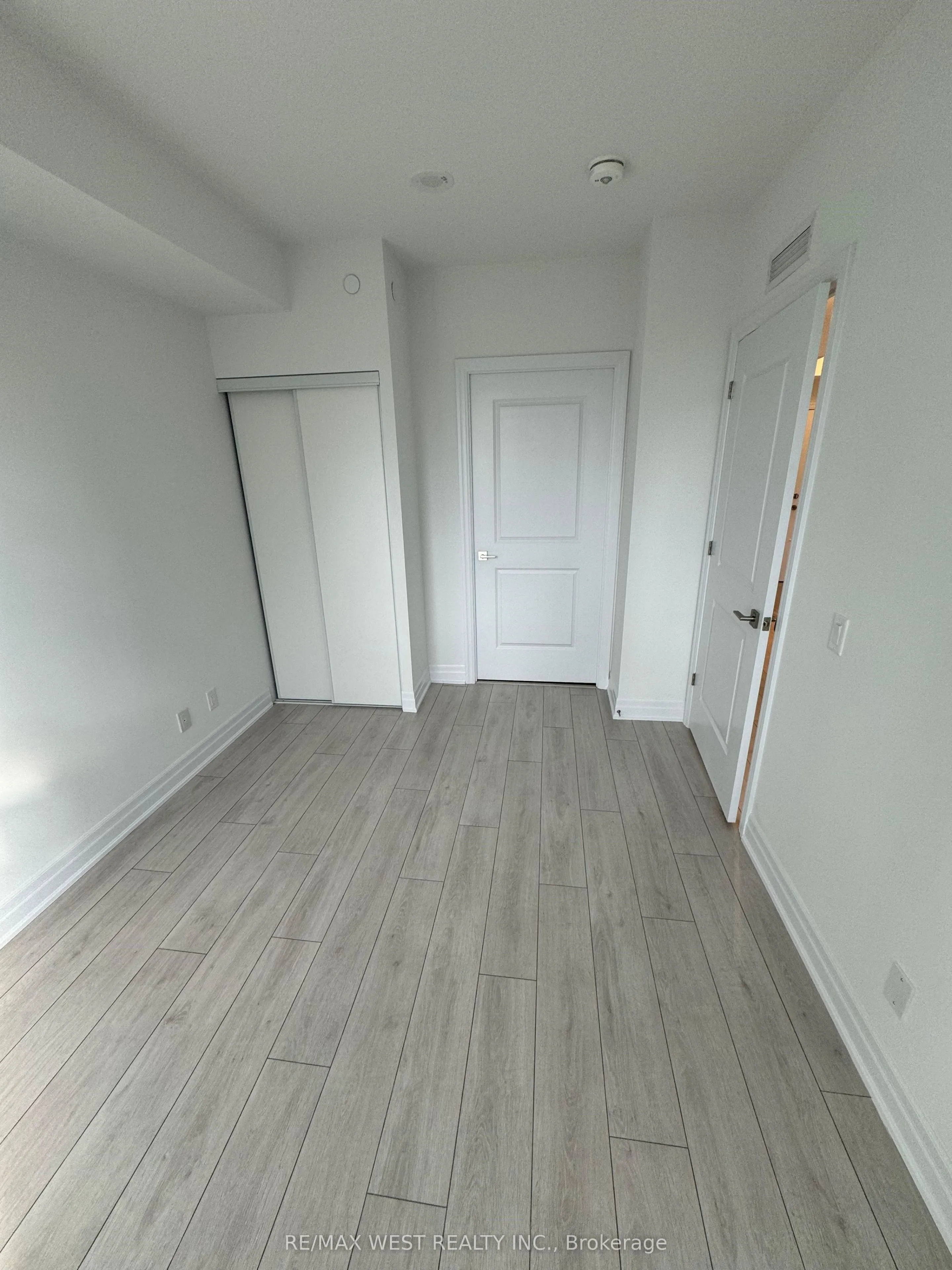 30 Elm Drive, #1111