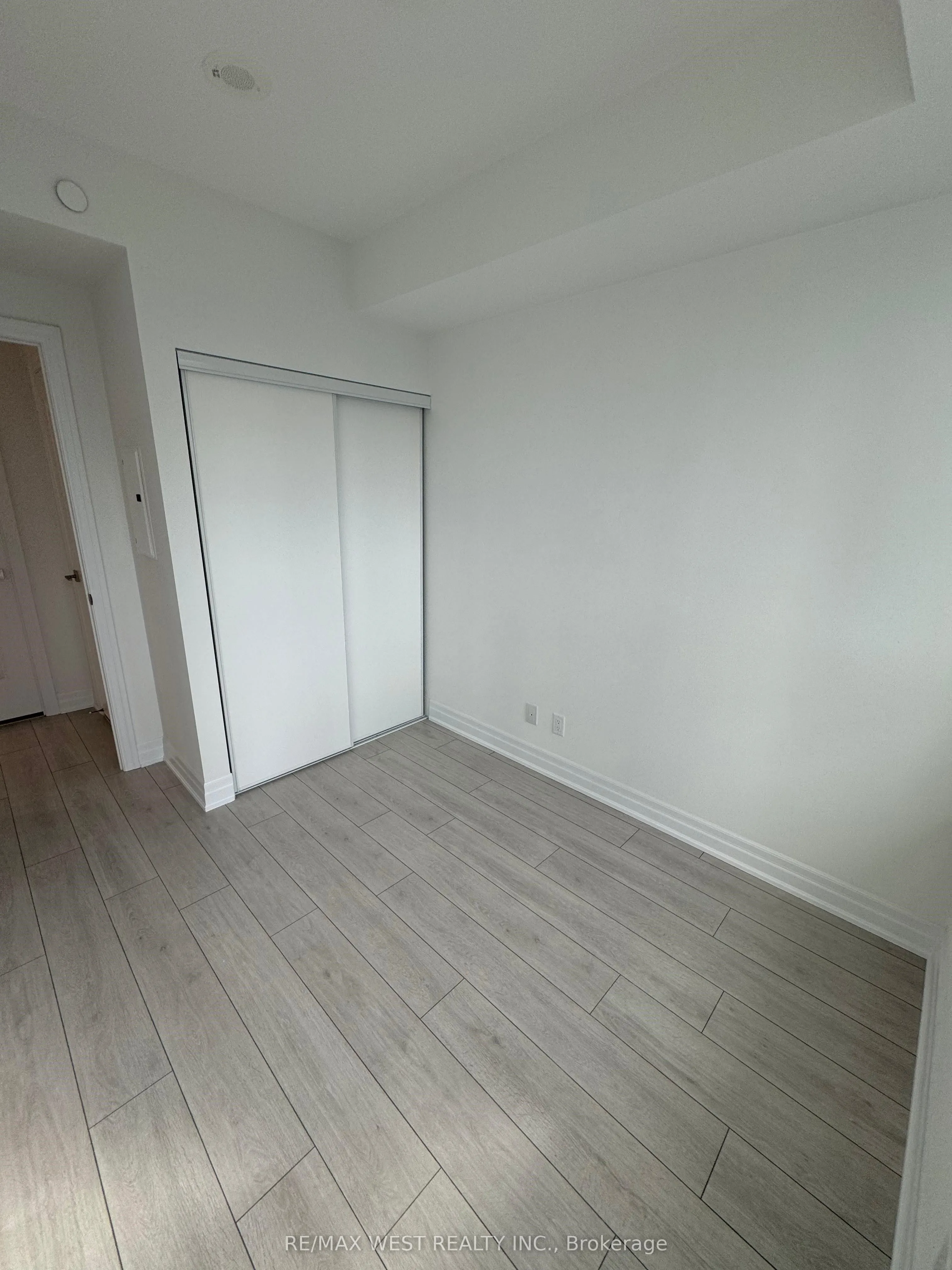 30 Elm Drive, #1111