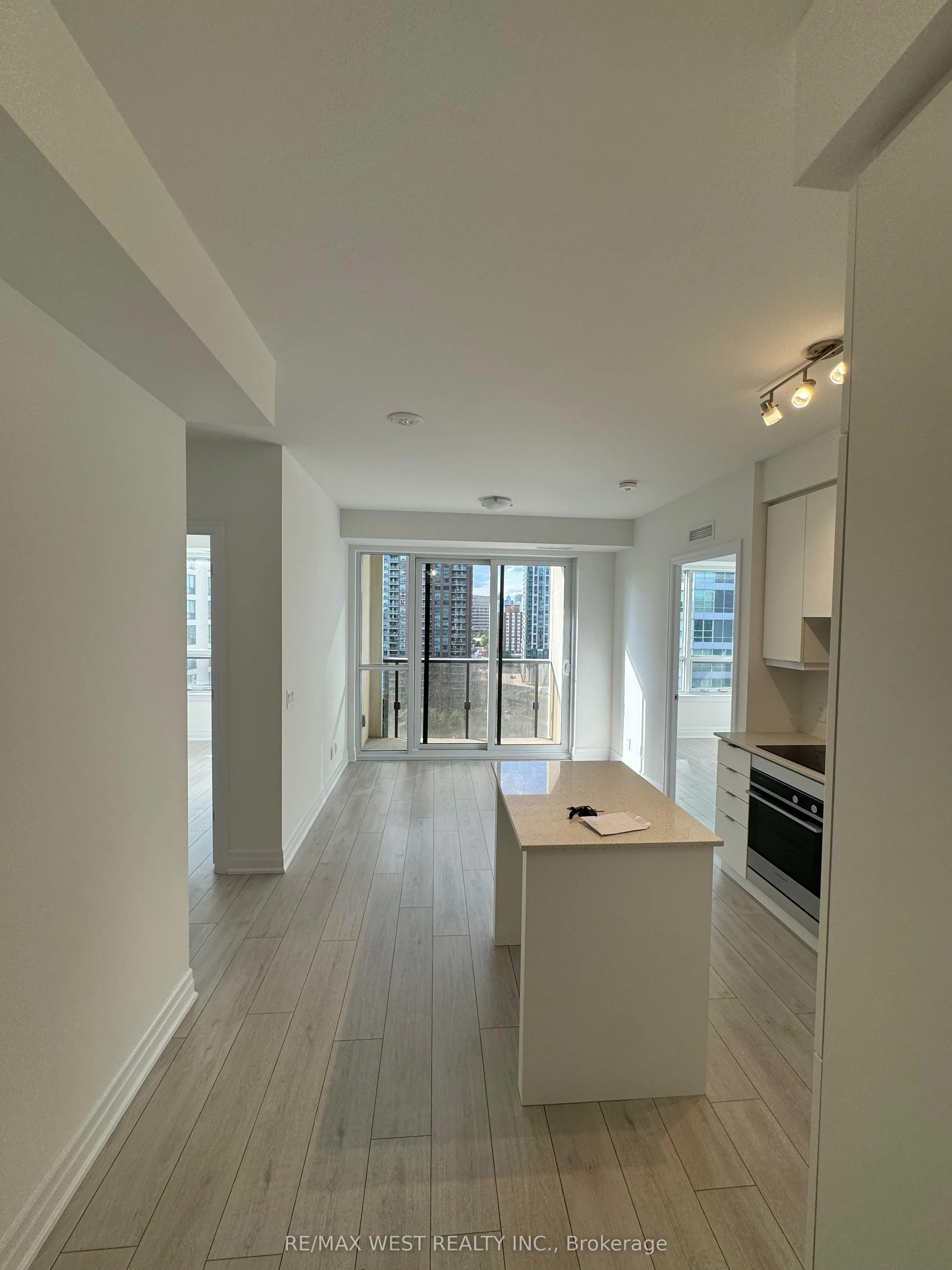 30 Elm Drive, #1111