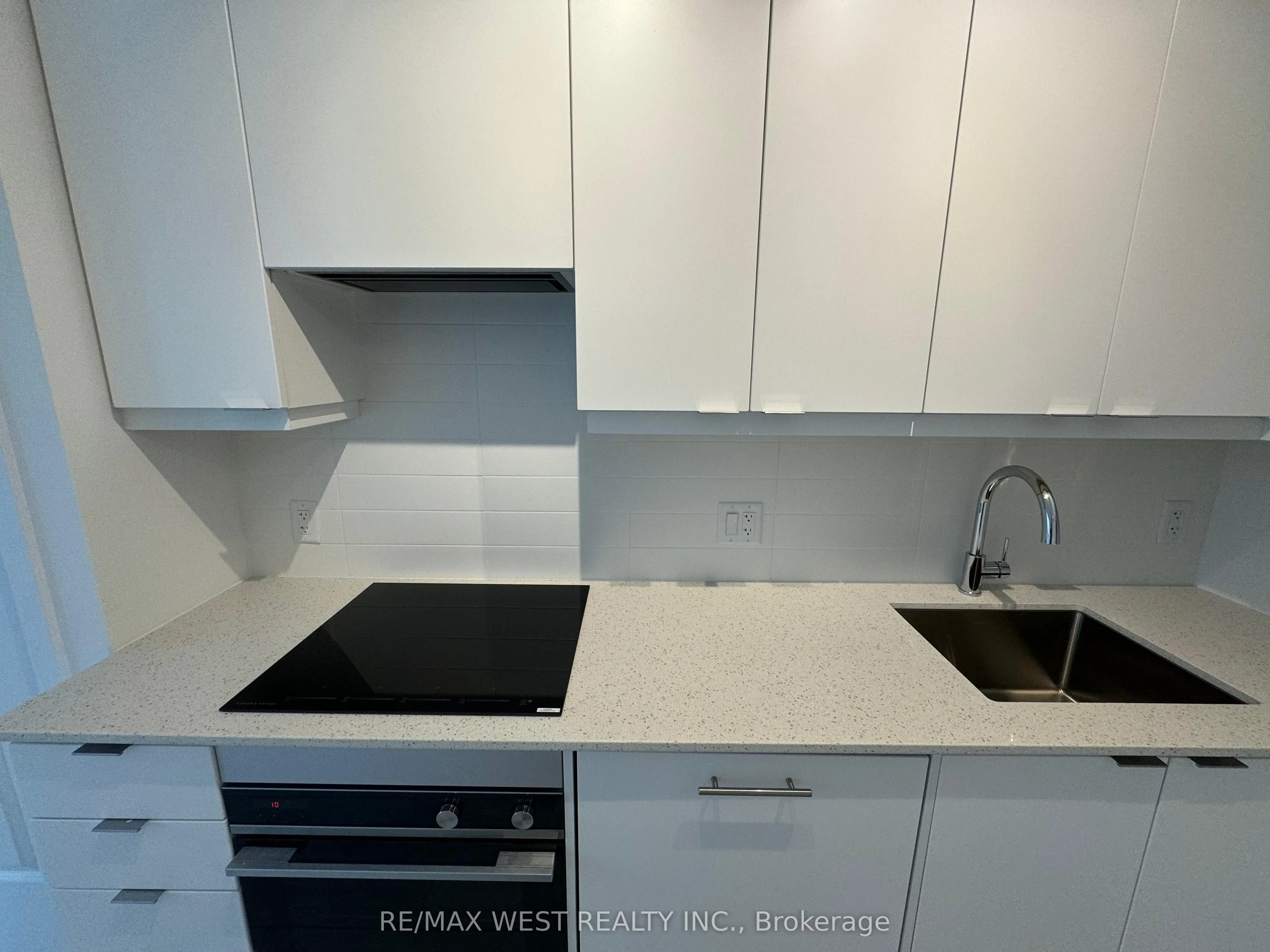 30 Elm Drive, #1111