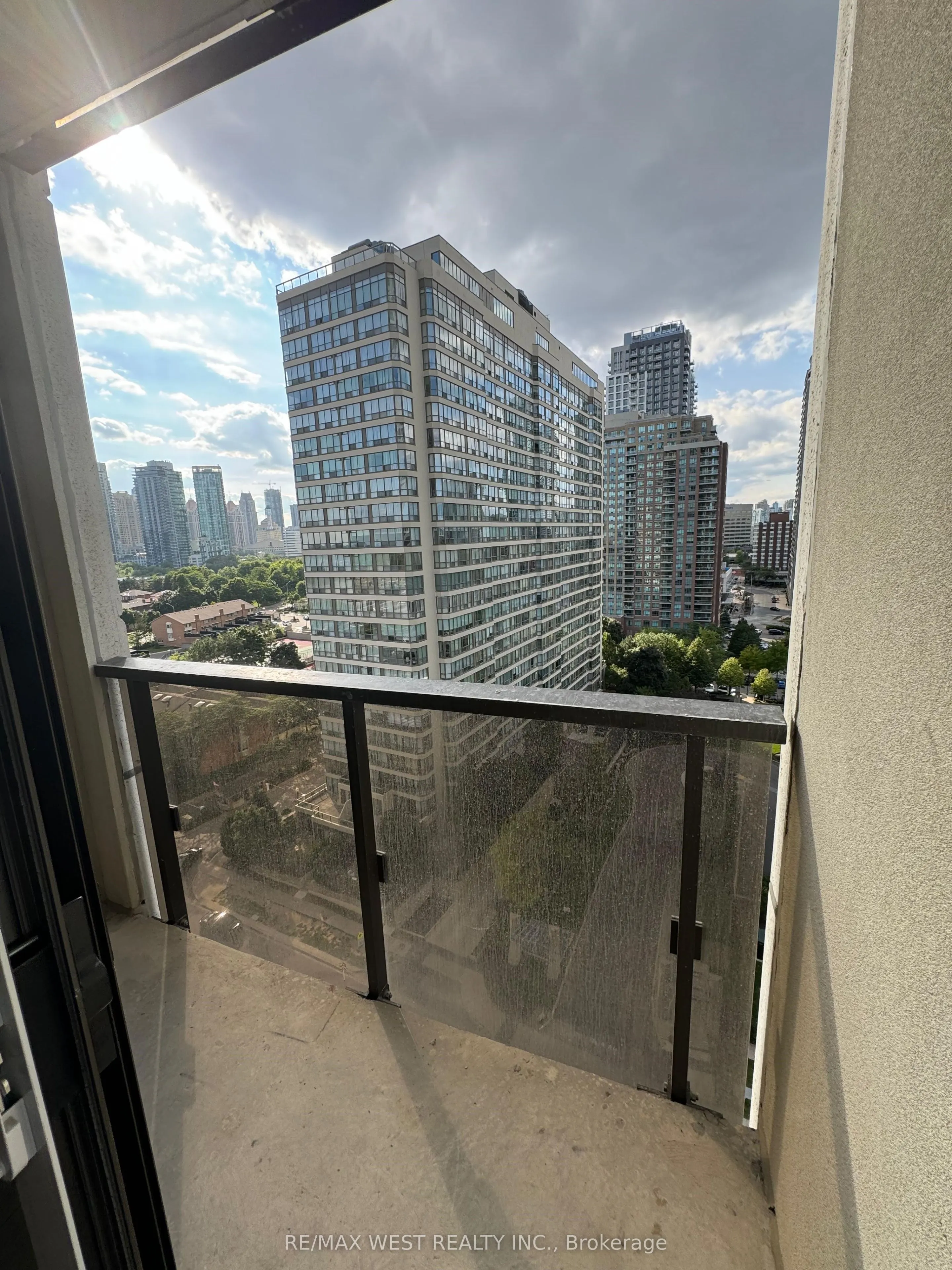 30 Elm Drive, #1111