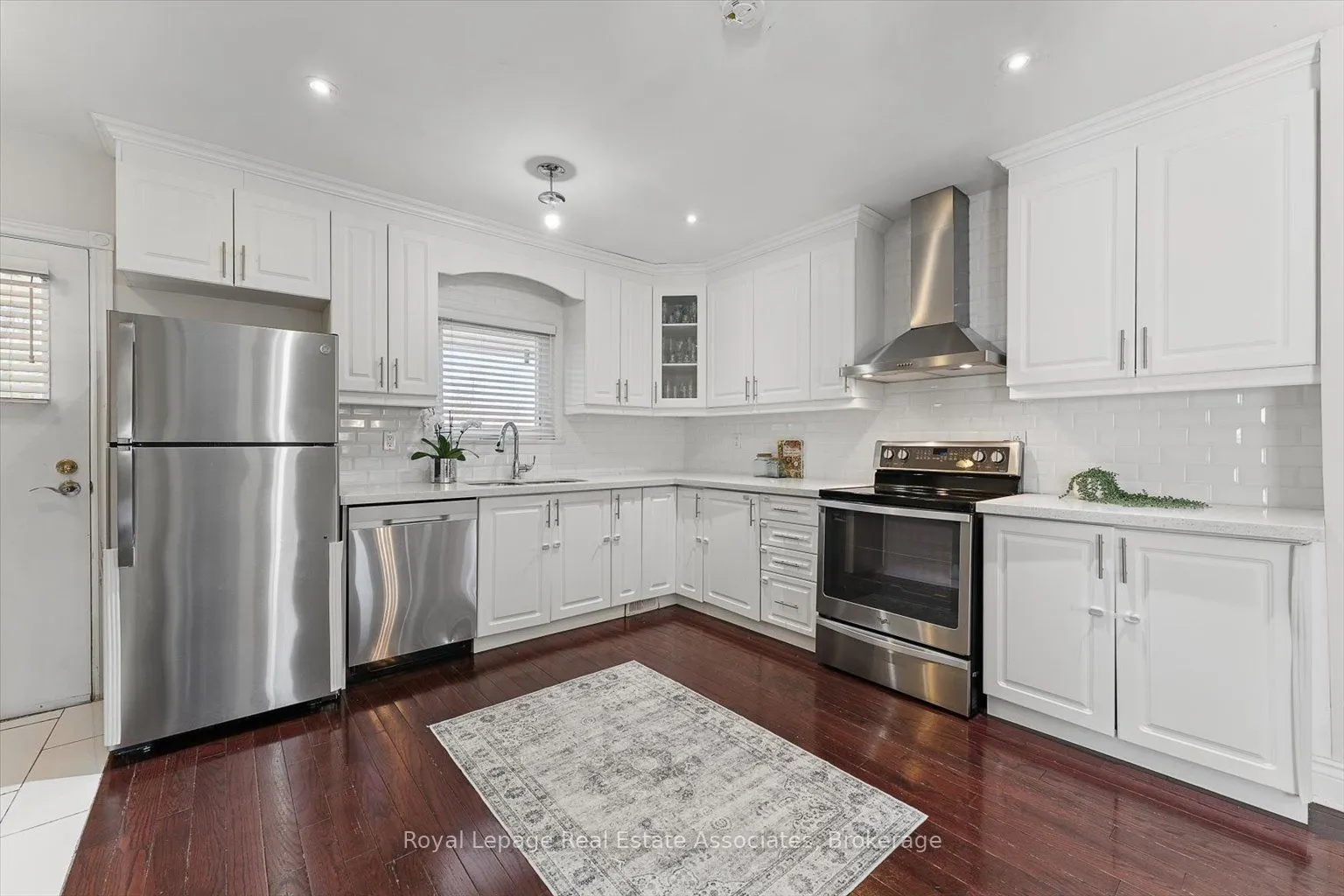 1106 Haig Boulevard