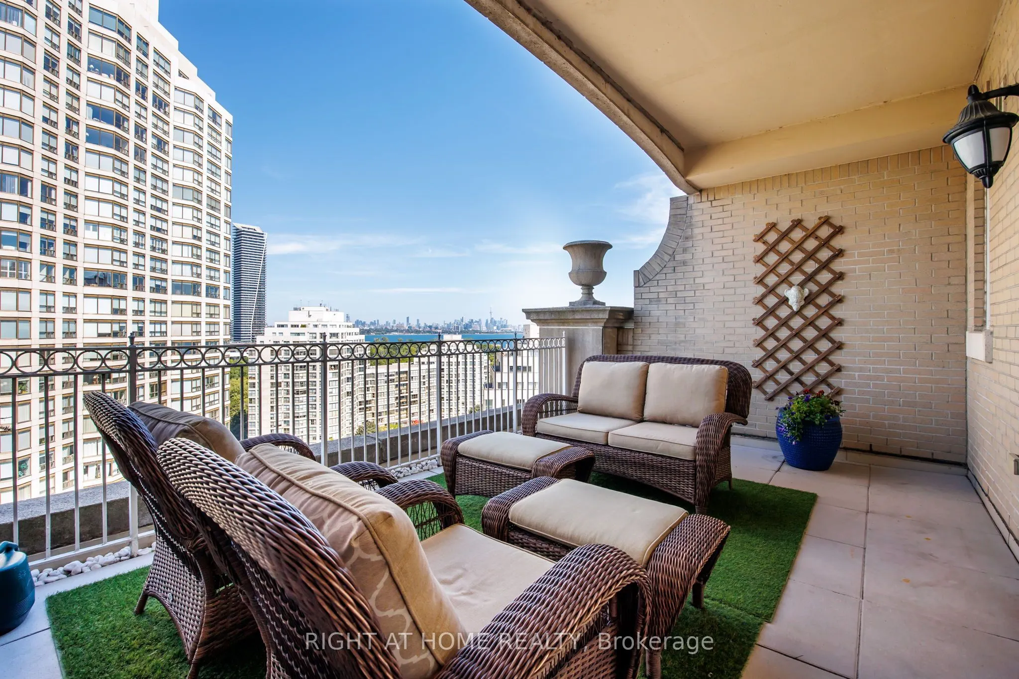 2287 Lake Shore Boulevard W, #Ph1501