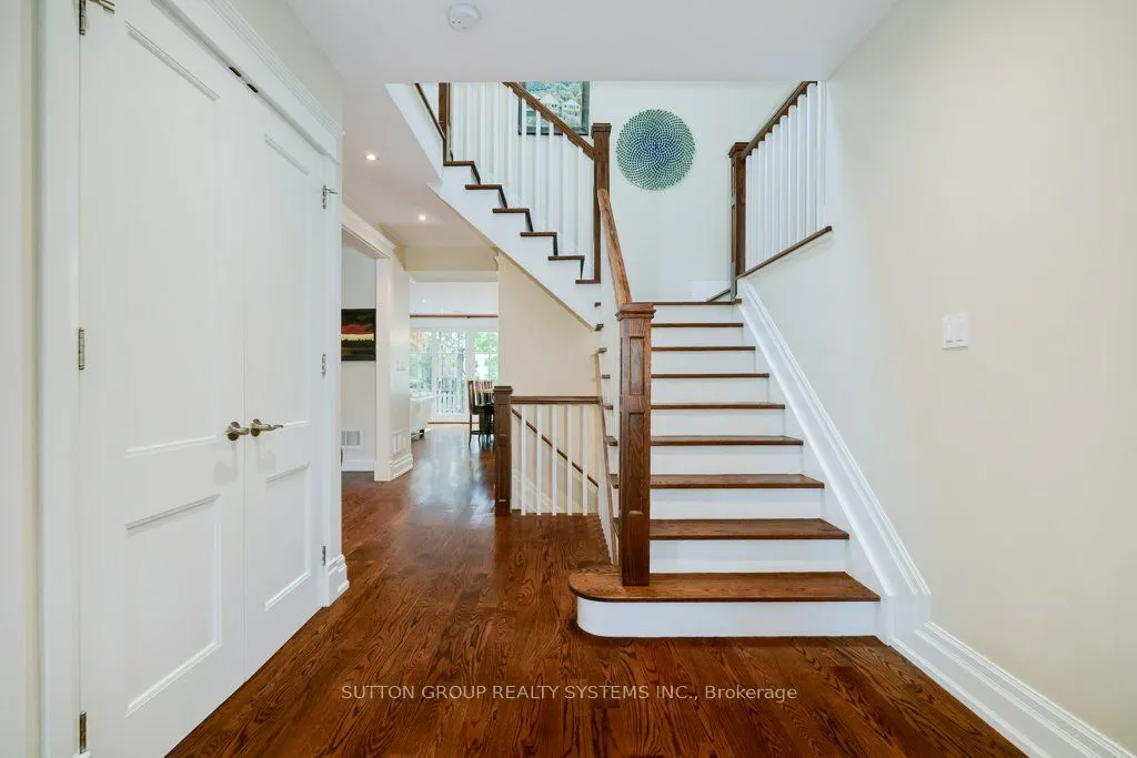 101 Perry Crescent