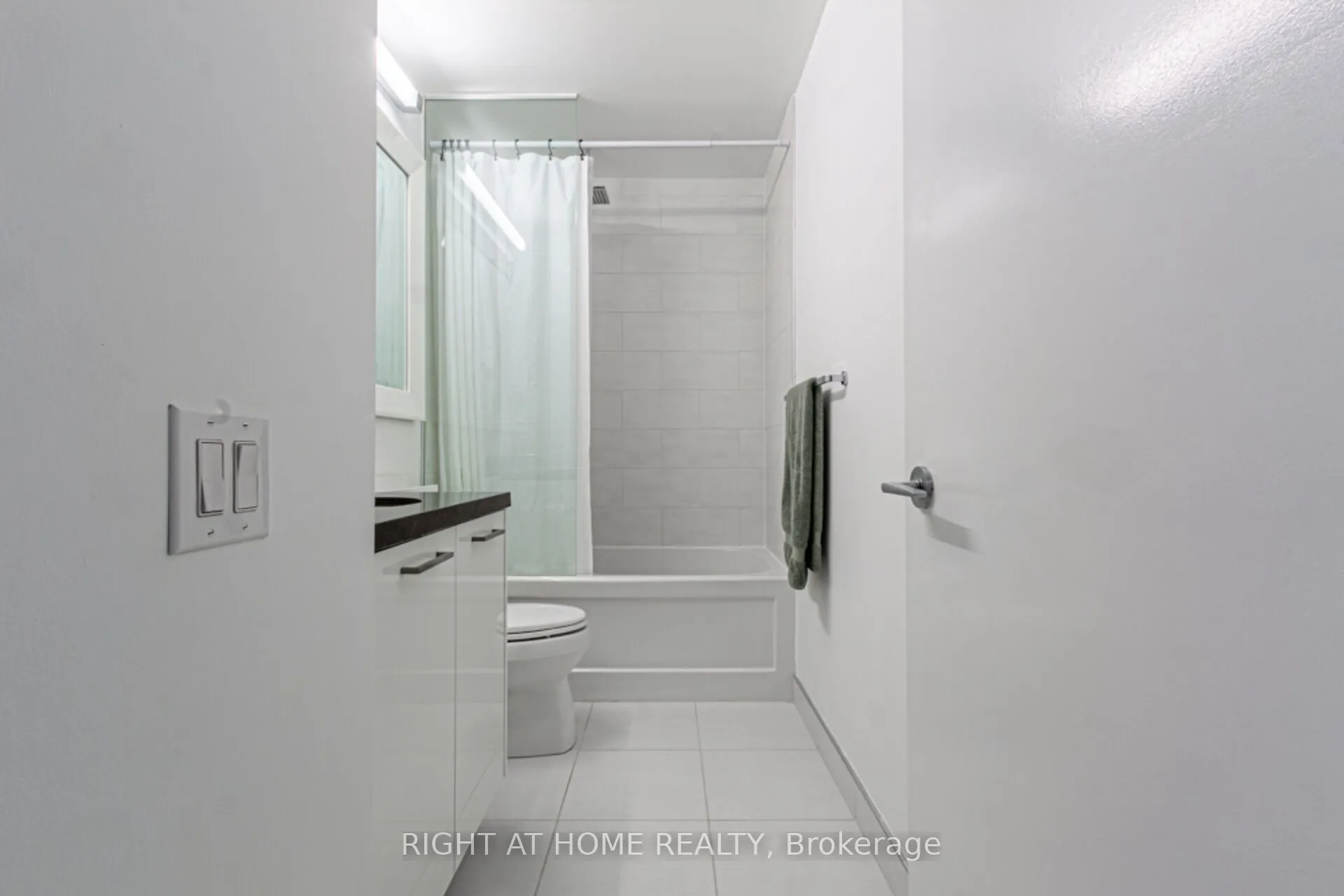 88 Park Lawn Road, #2605