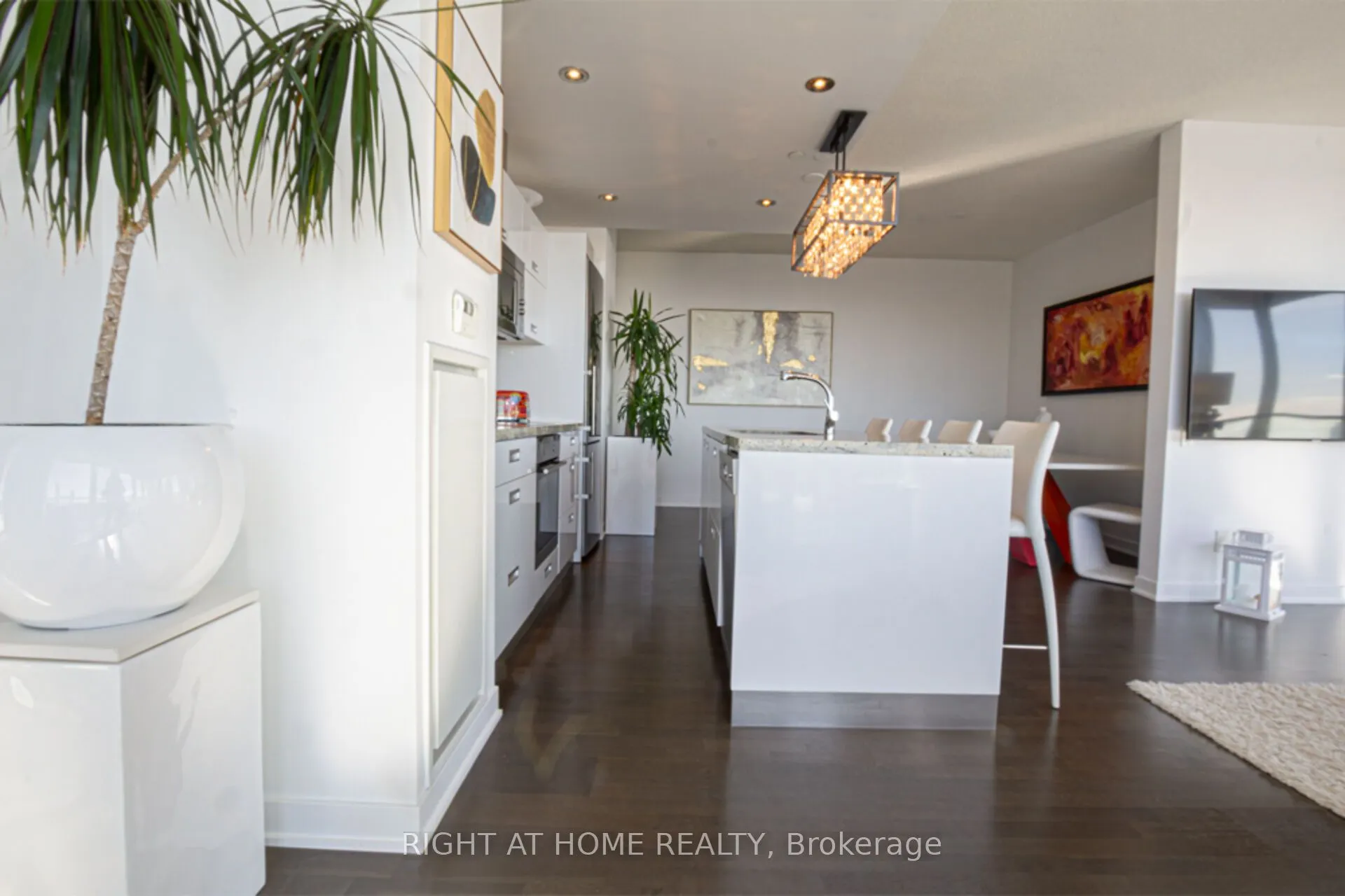 88 Park Lawn Road, #2605