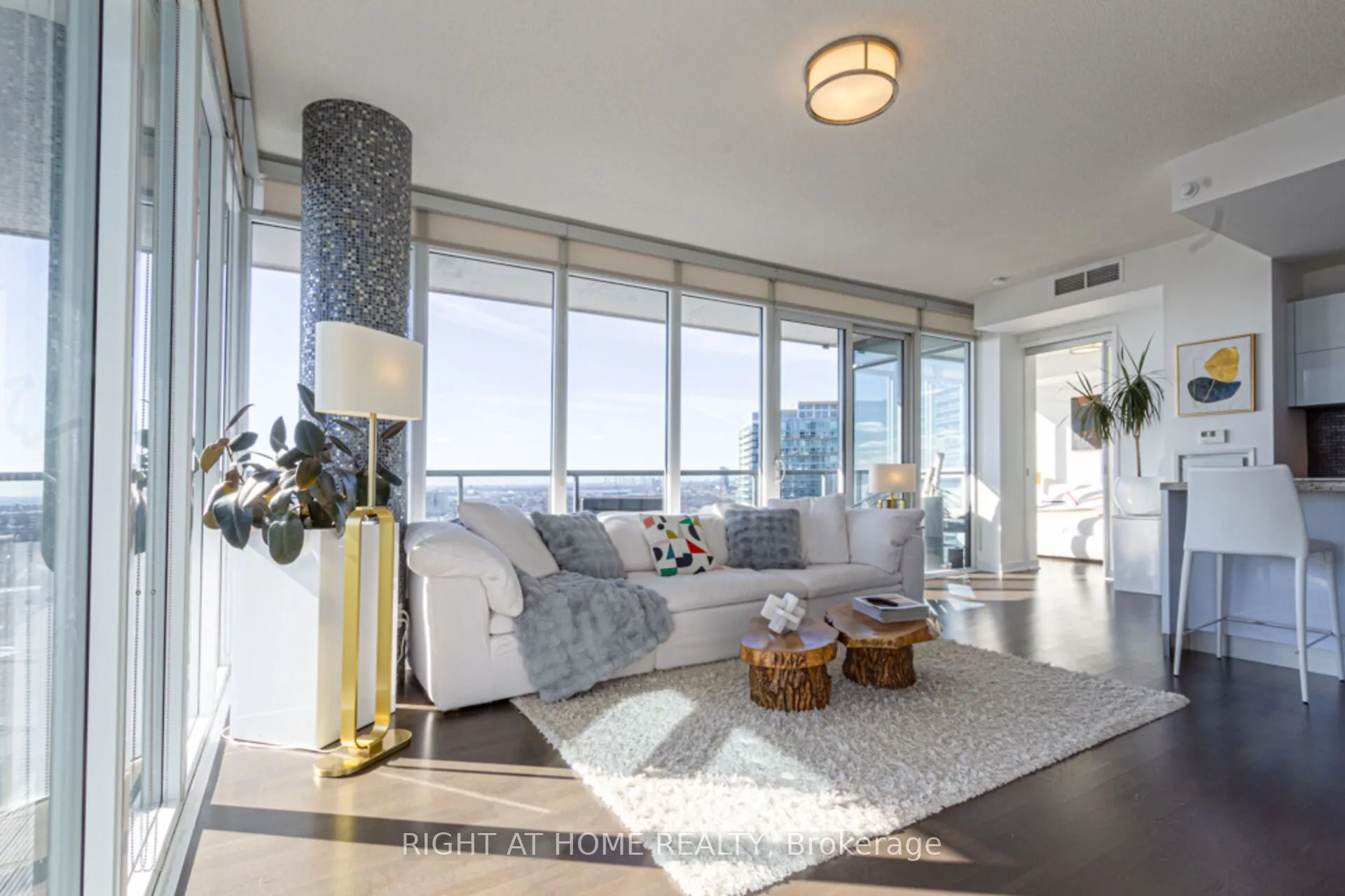 88 Park Lawn Road, #2605