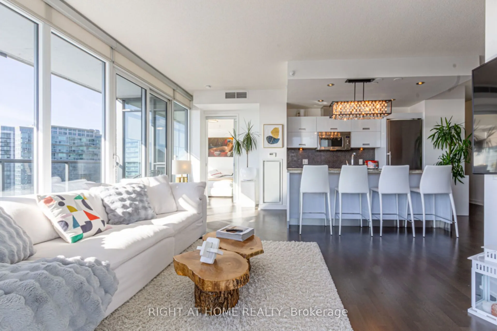 88 Park Lawn Road, #2605