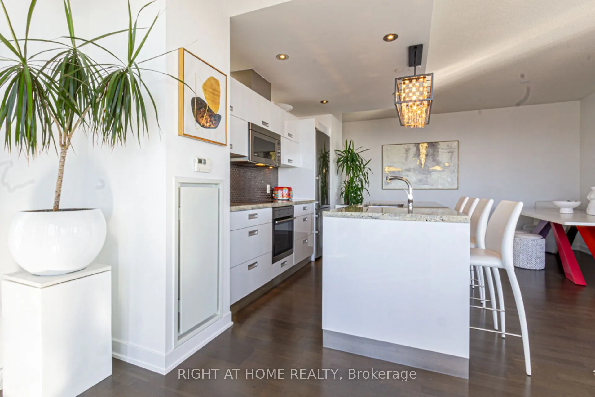 88 Park Lawn Road, #2605