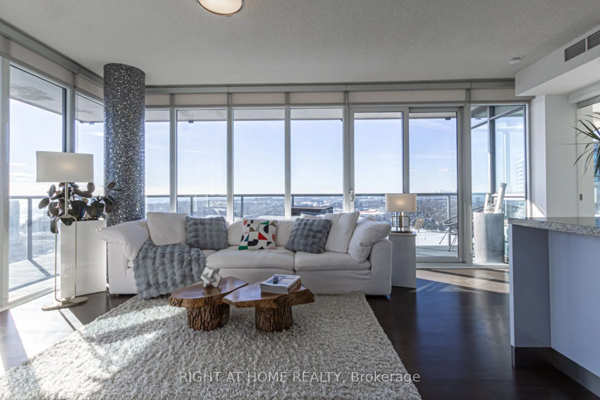 88 Park Lawn Road, #2605