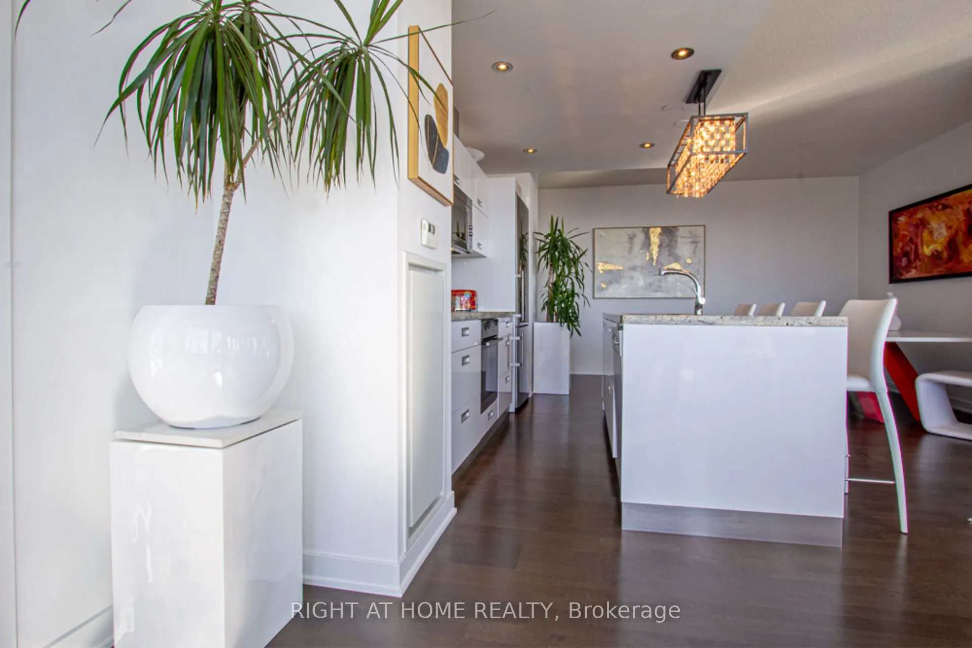 88 Park Lawn Road, #2605