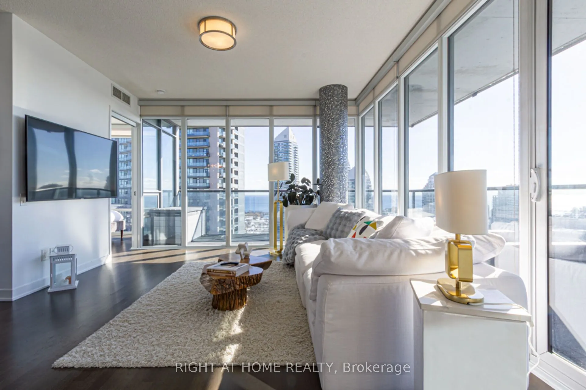 88 Park Lawn Road, #2605