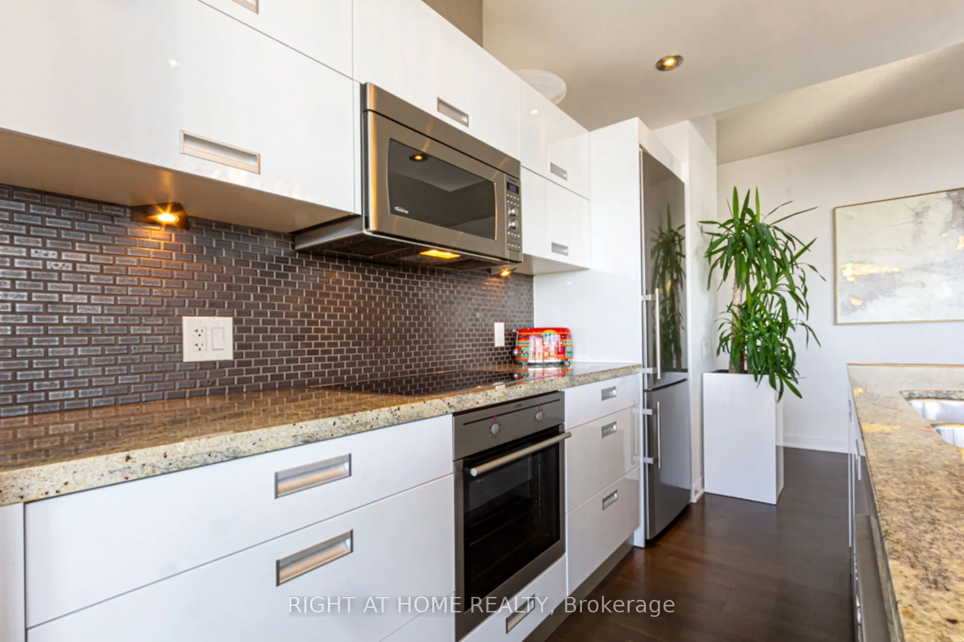 88 Park Lawn Road, #2605