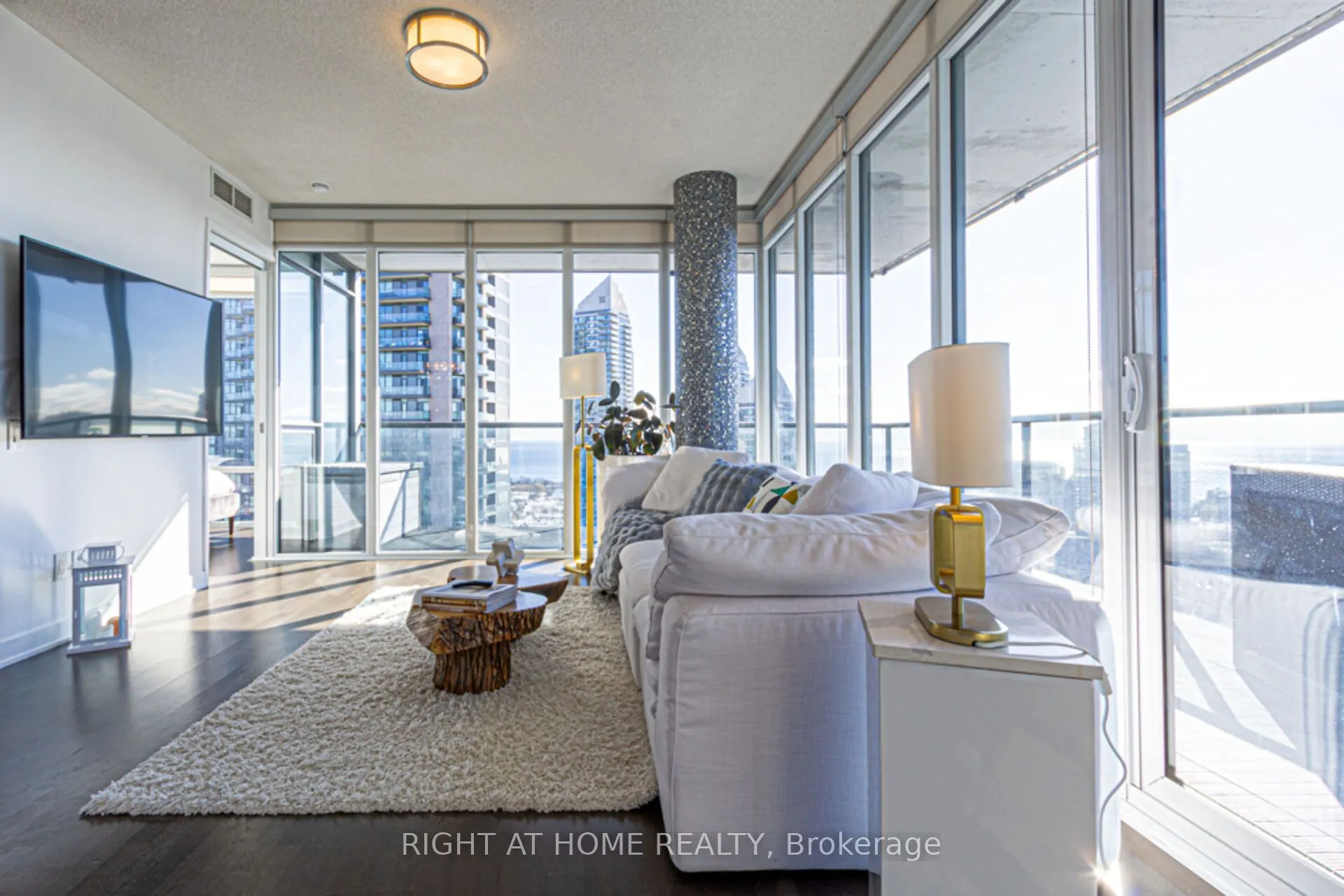 88 Park Lawn Road, #2605