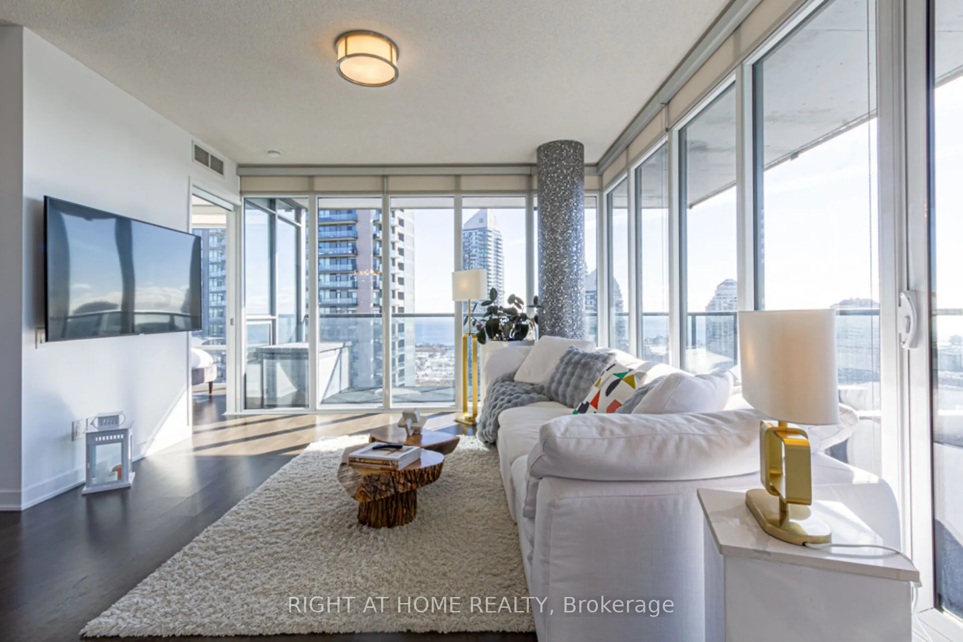 88 Park Lawn Road, #2605