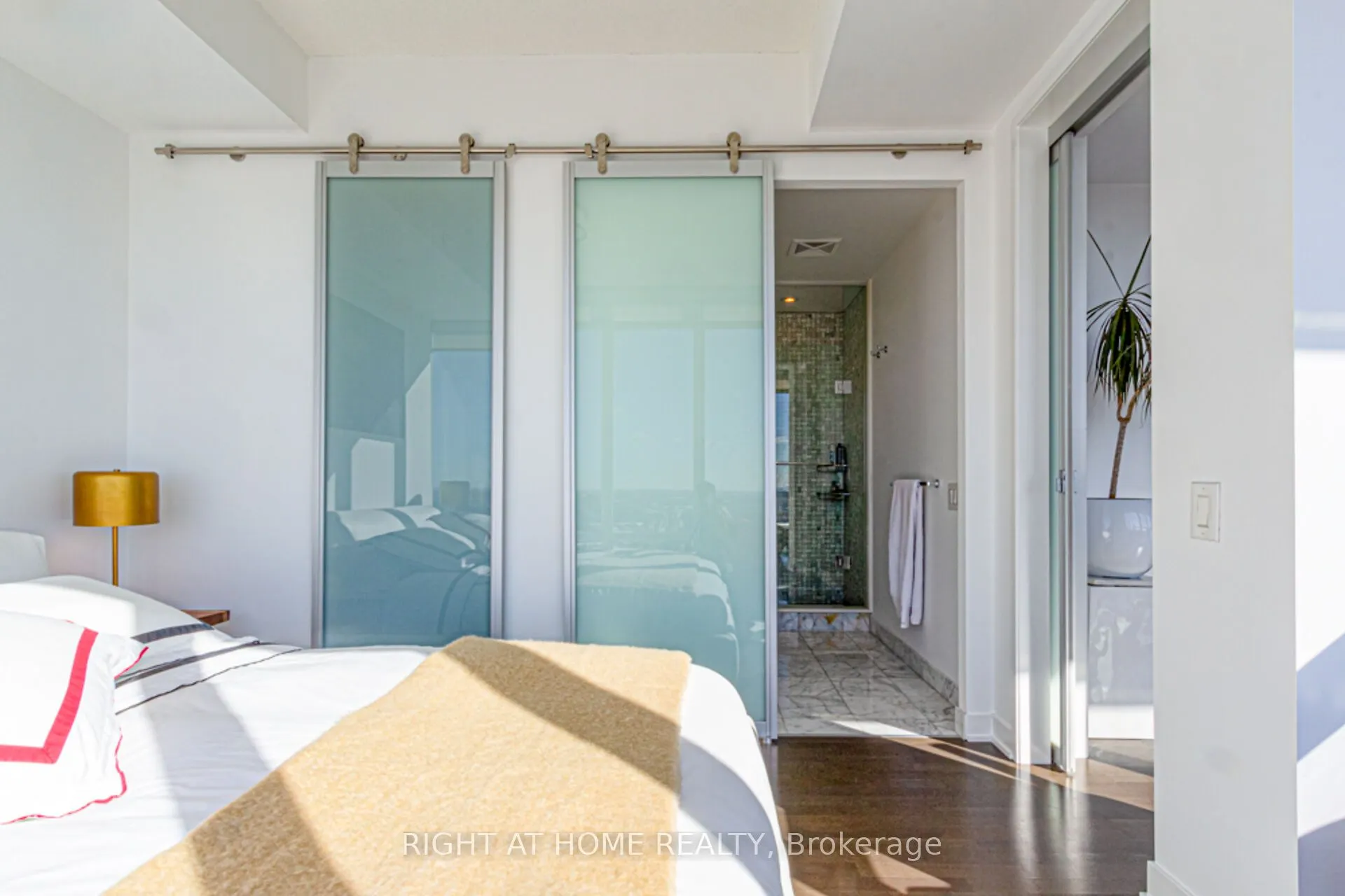 88 Park Lawn Road, #2605