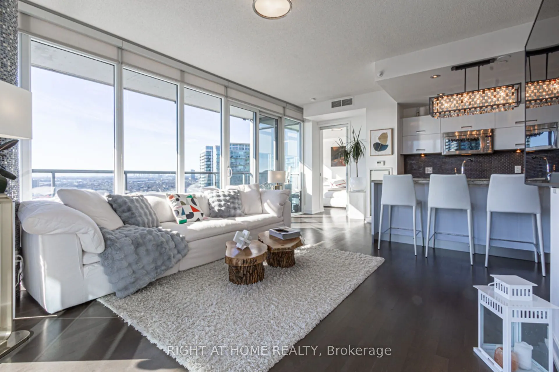 88 Park Lawn Road, #2605