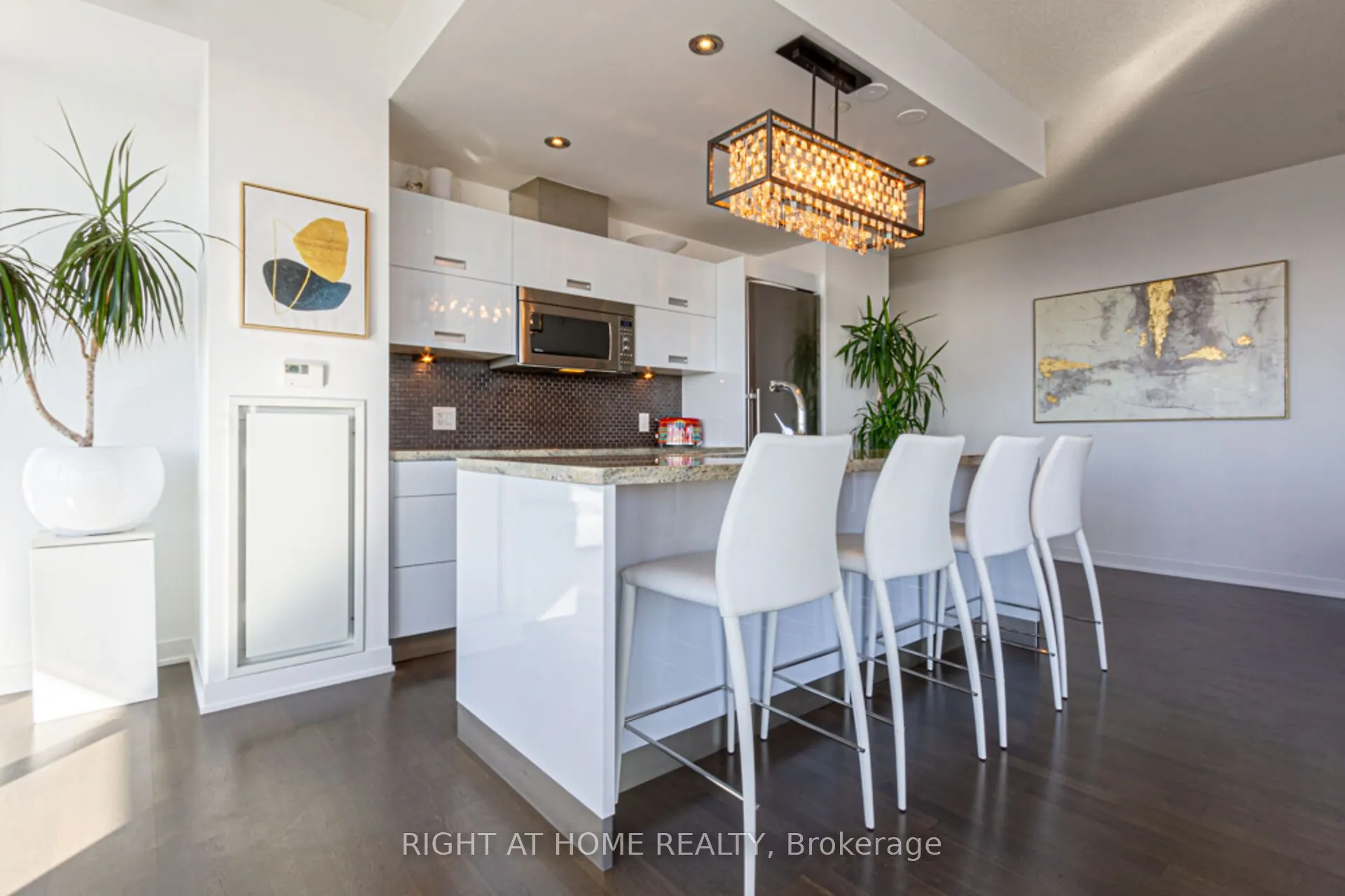 88 Park Lawn Road, #2605