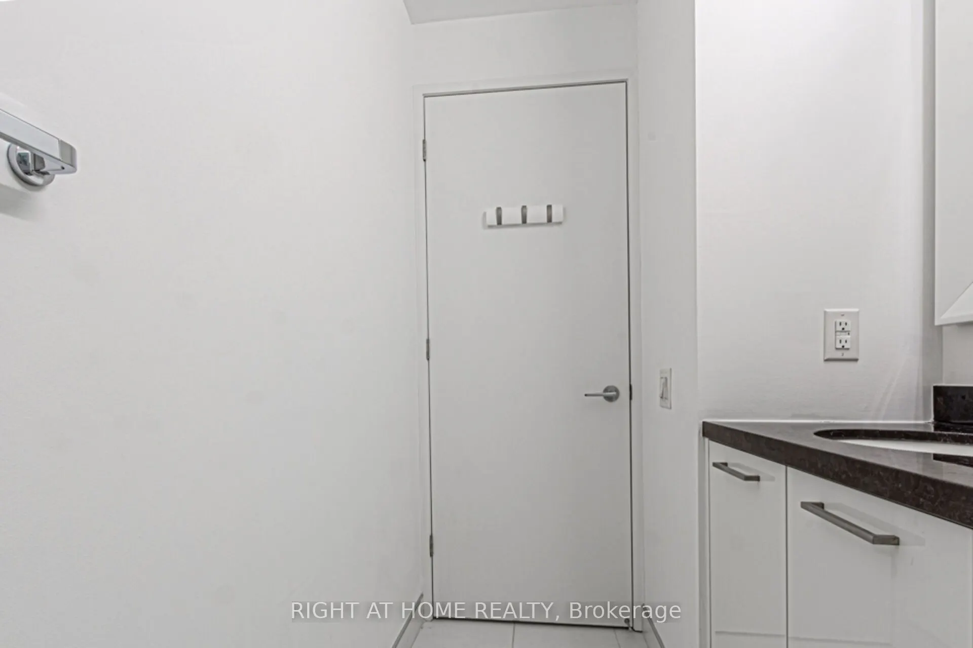 88 Park Lawn Road, #2605