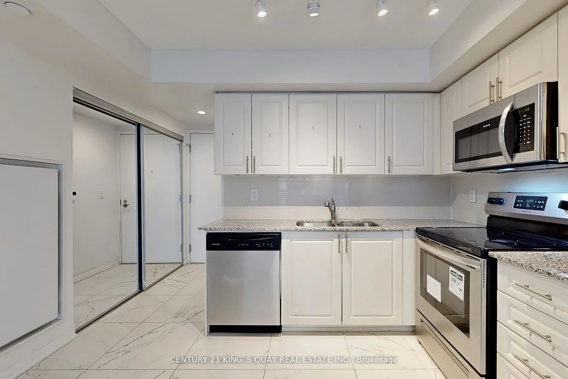 3091 Dufferin Street, #423