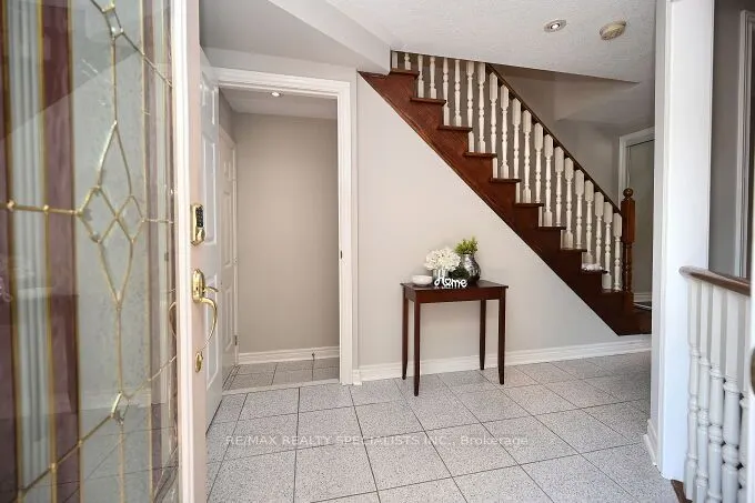 7019 Graydon Court
