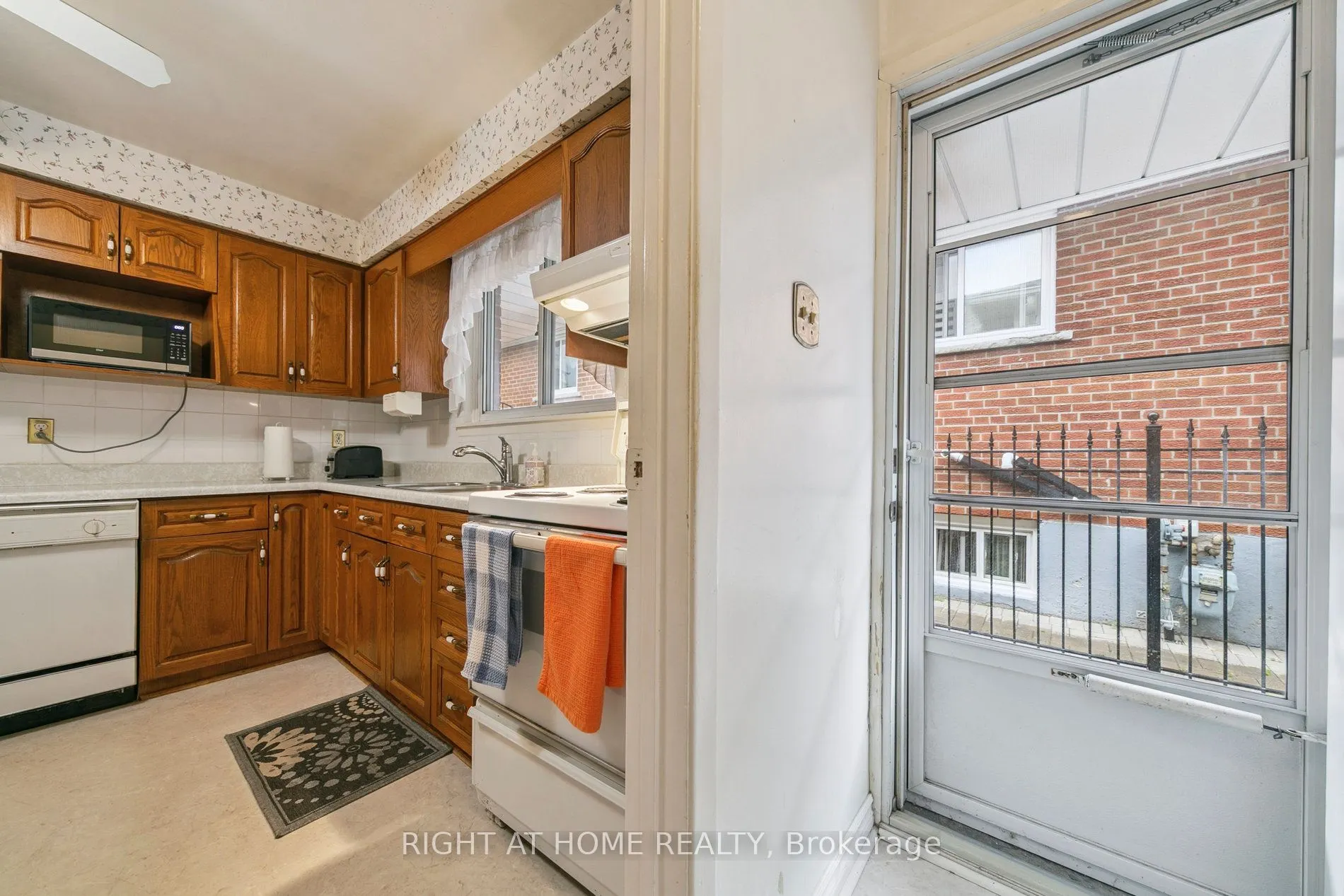 932 Flagship Drive