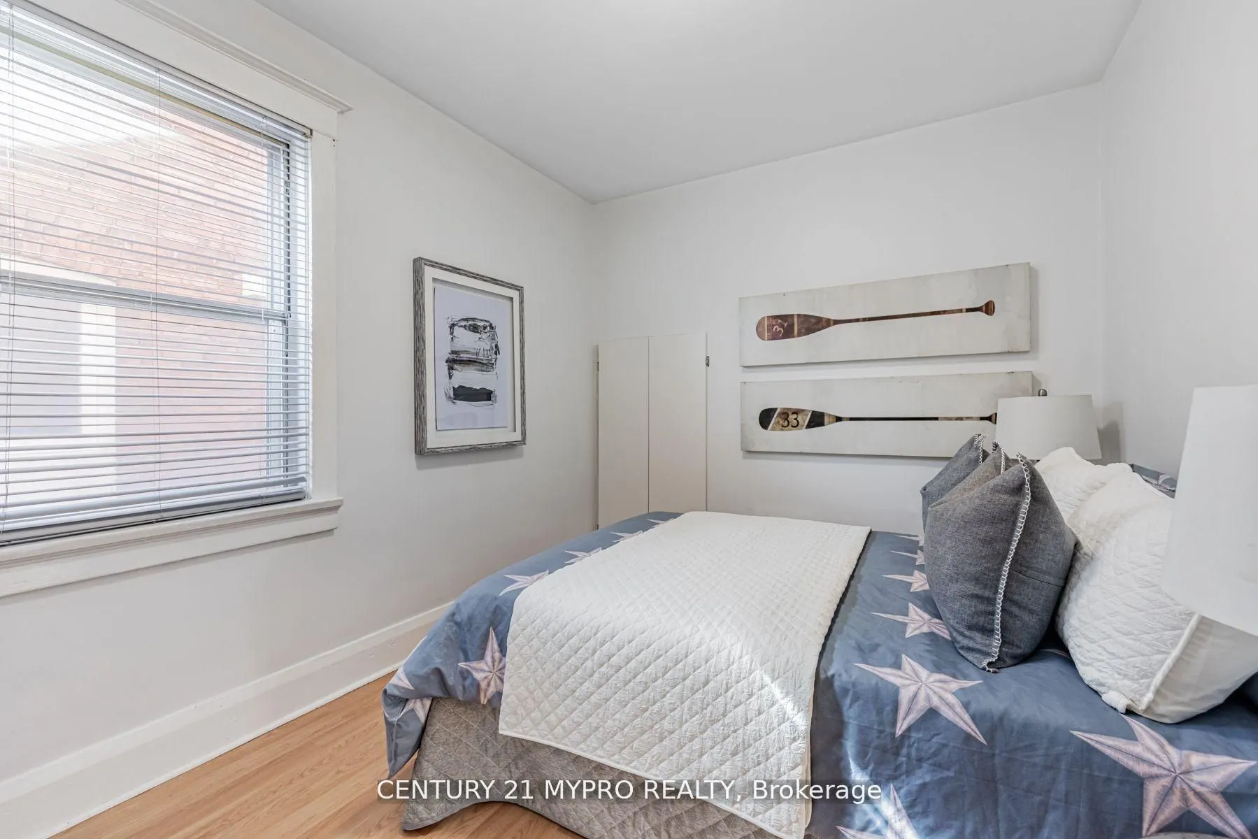 1943 Dufferin Street
