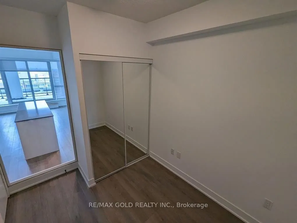 50 George Butchart Drive, #422