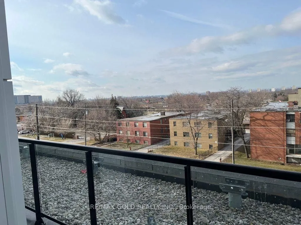 50 George Butchart Drive, #422
