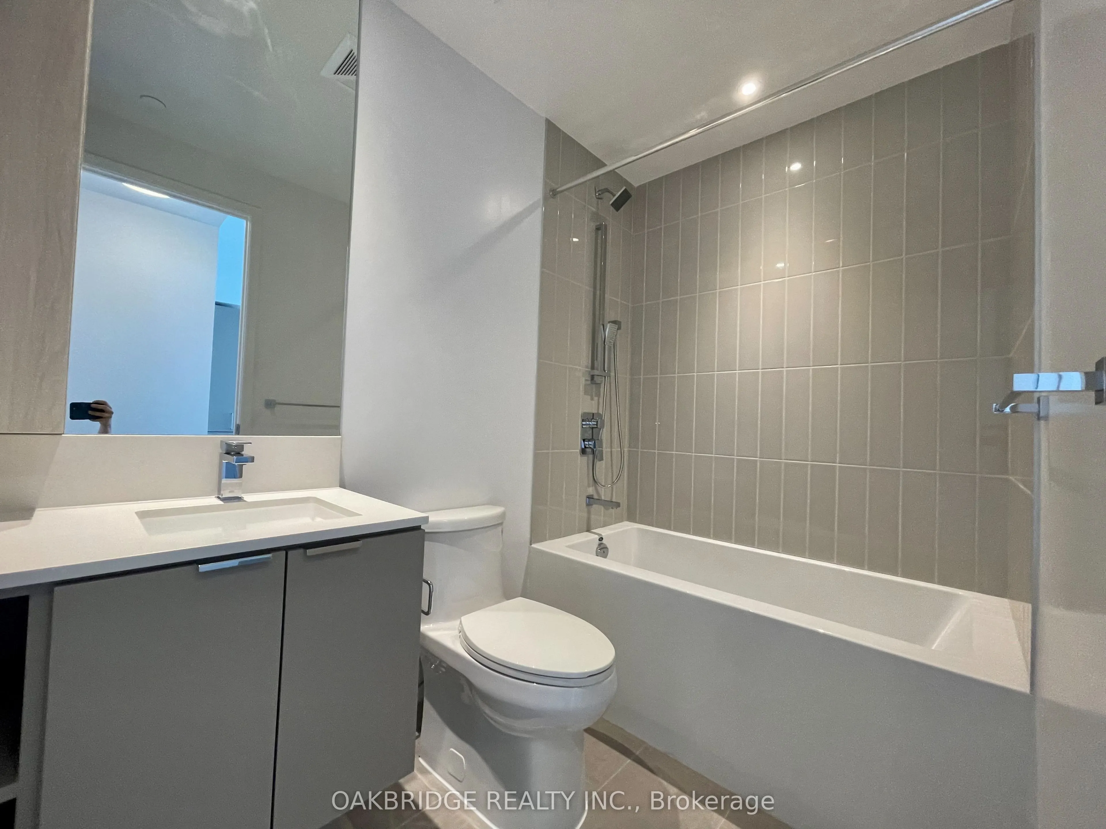 3883 Quartz Road, #4002