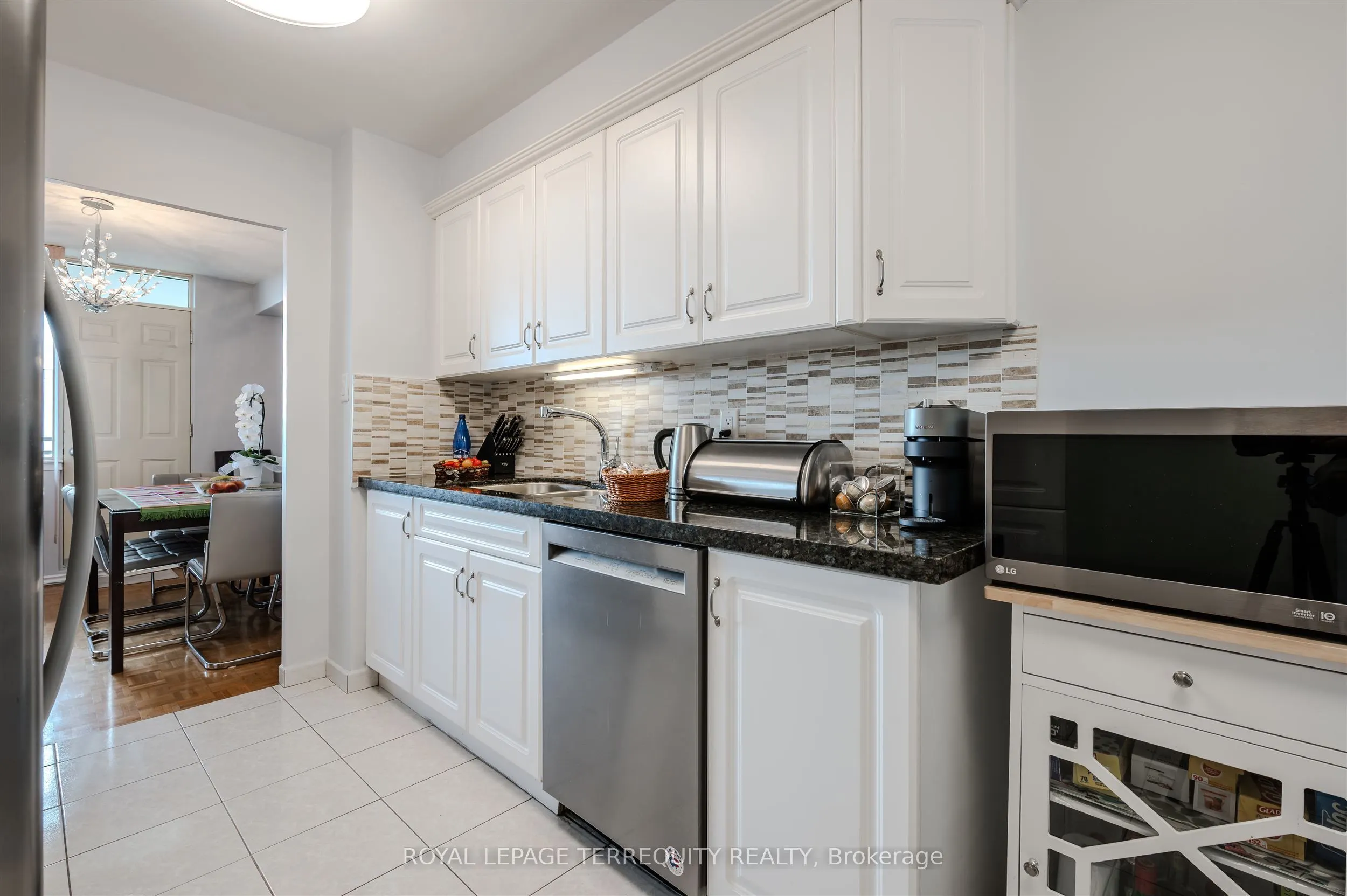 155 Marlee Avenue, #2201