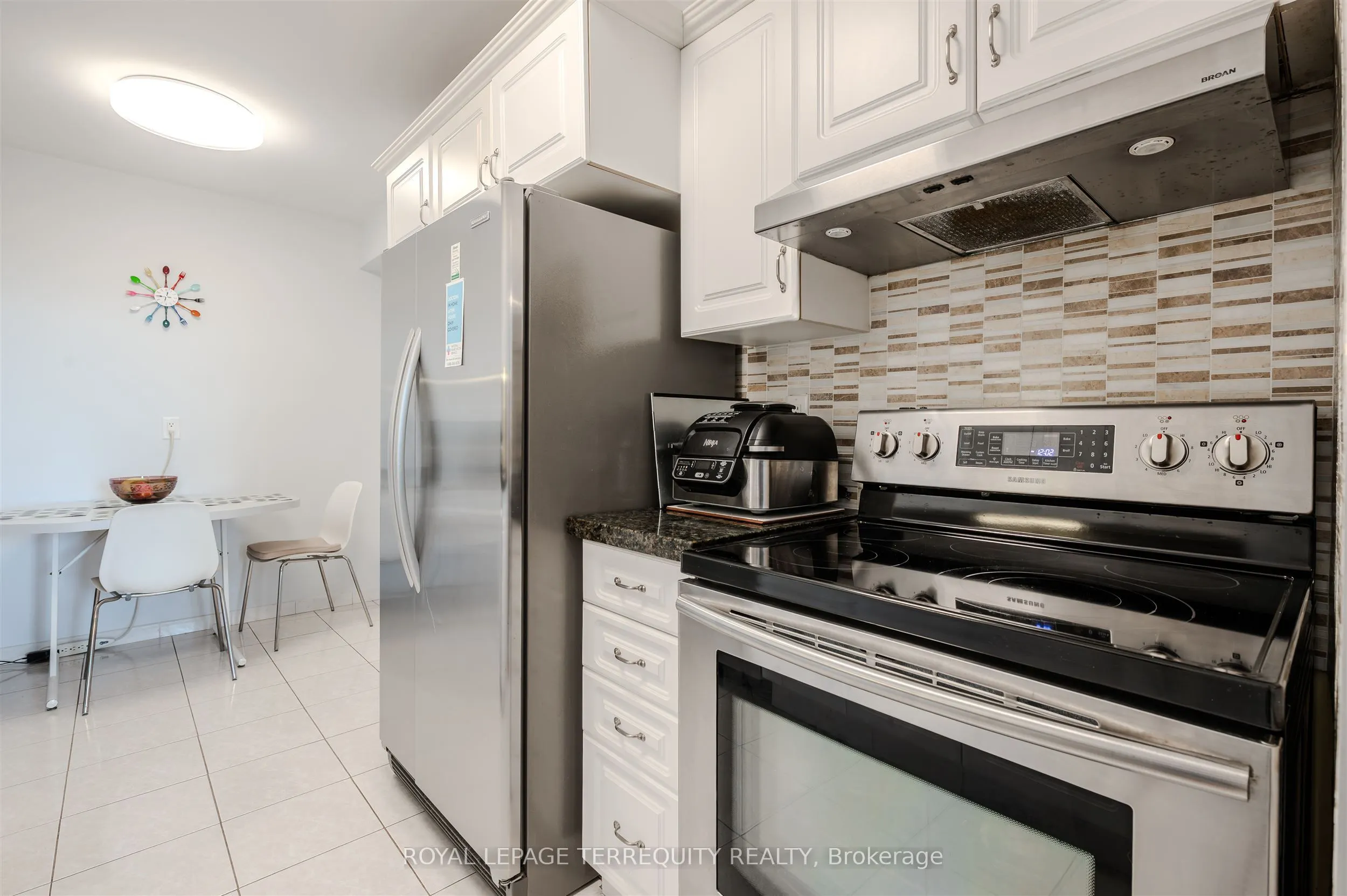 155 Marlee Avenue, #2201