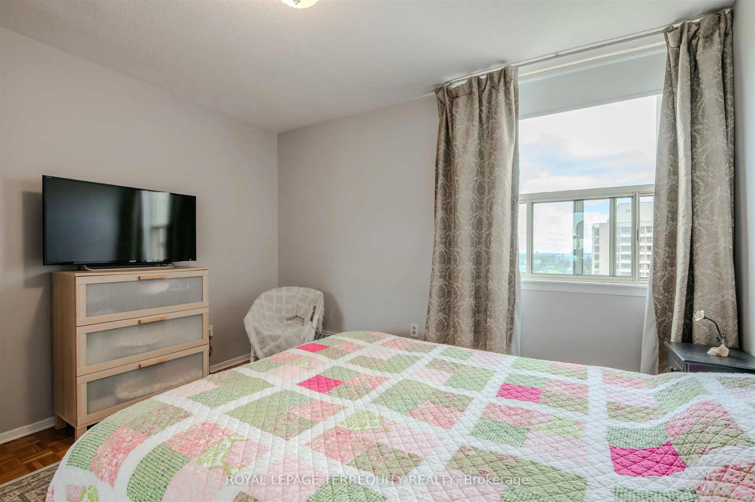 155 Marlee Avenue, #2201