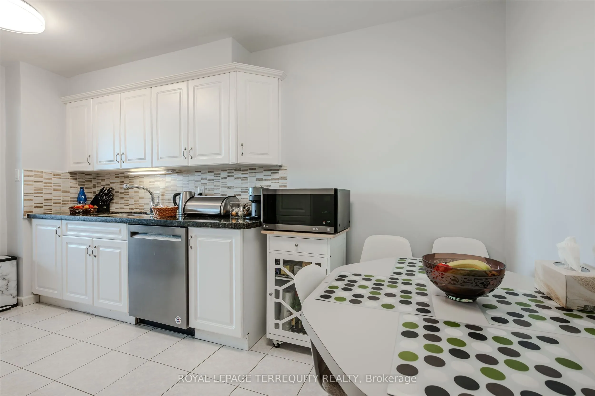 155 Marlee Avenue, #2201