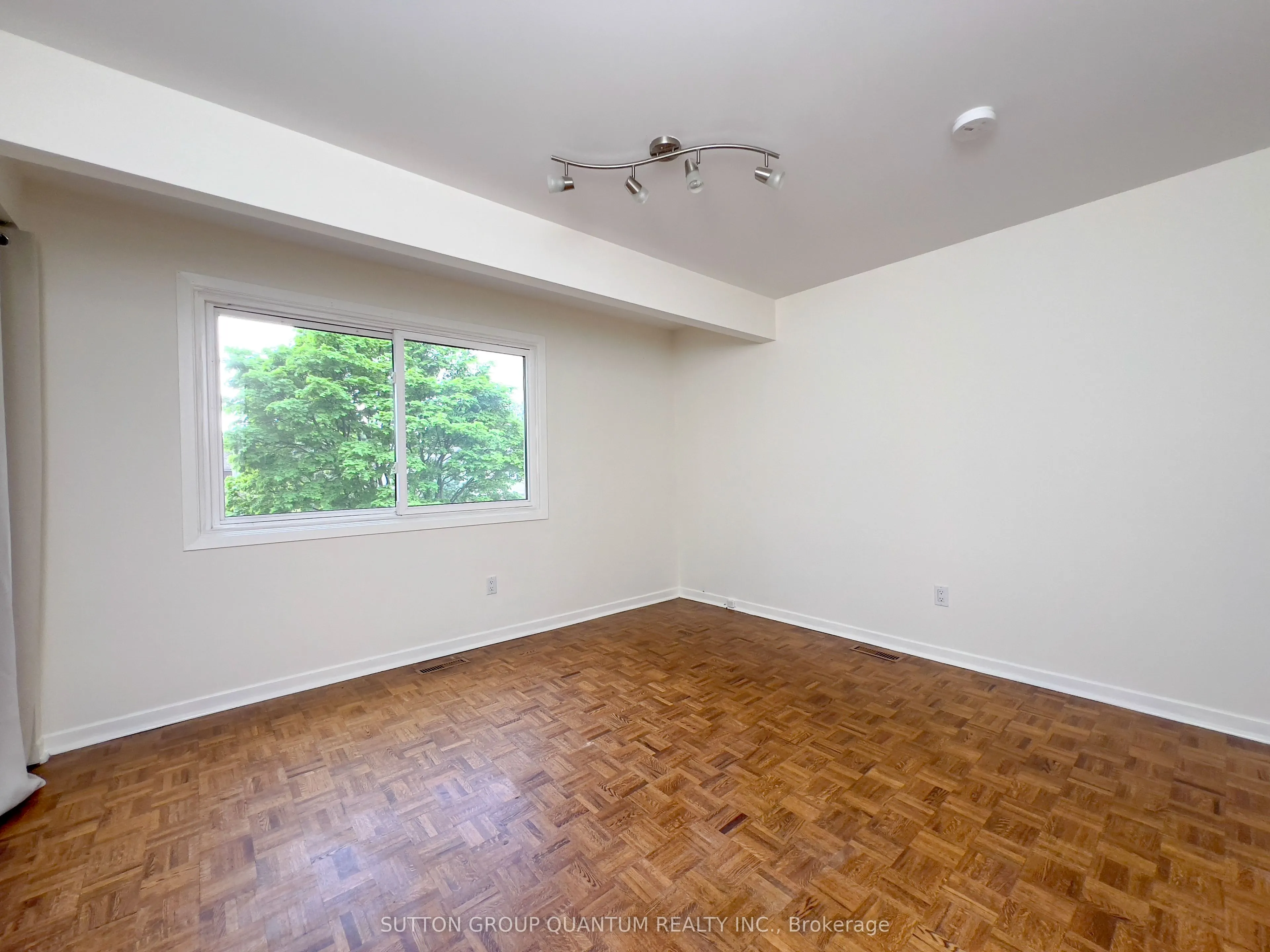 4262 Jefton Crescent