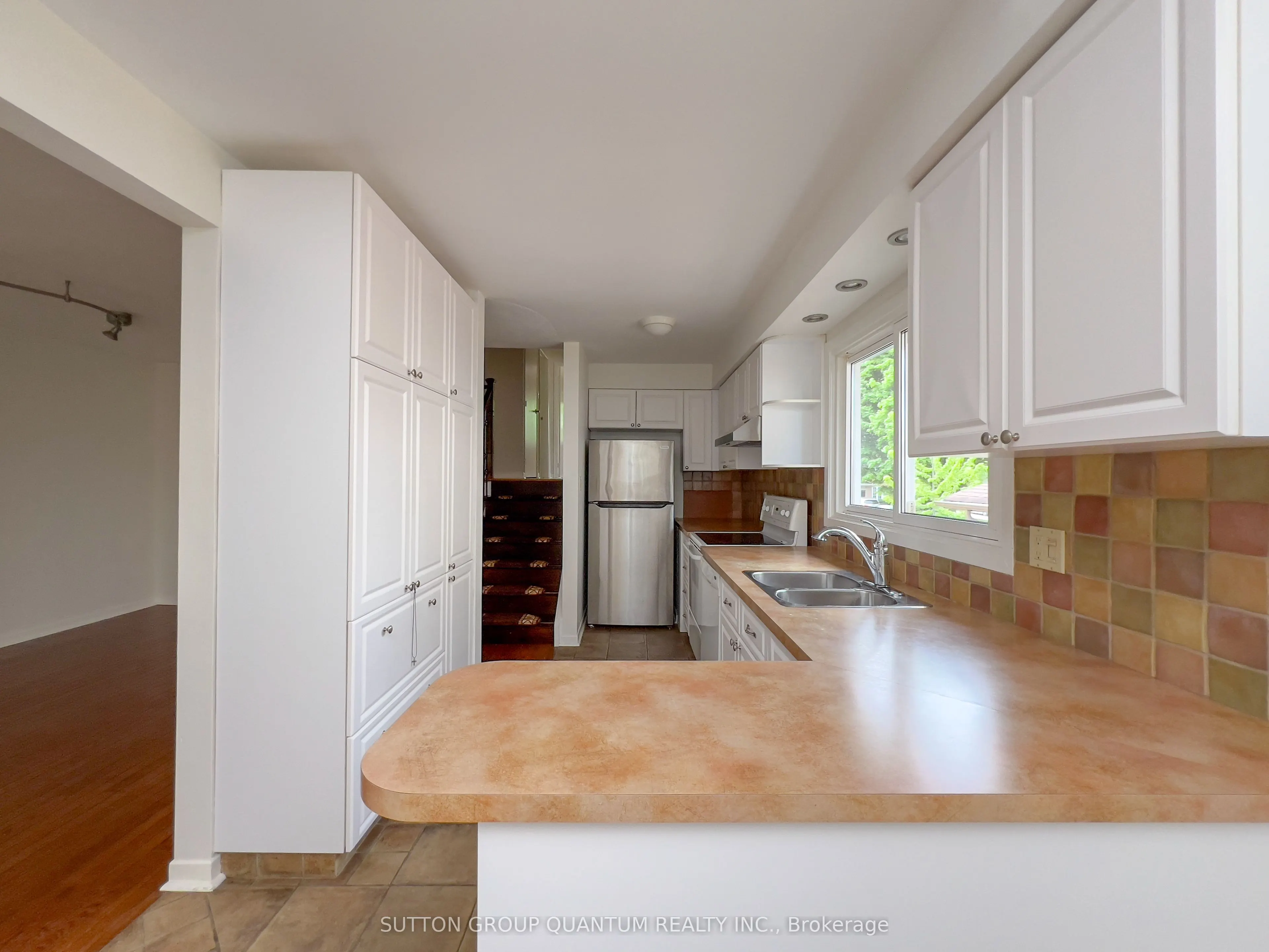 4262 Jefton Crescent