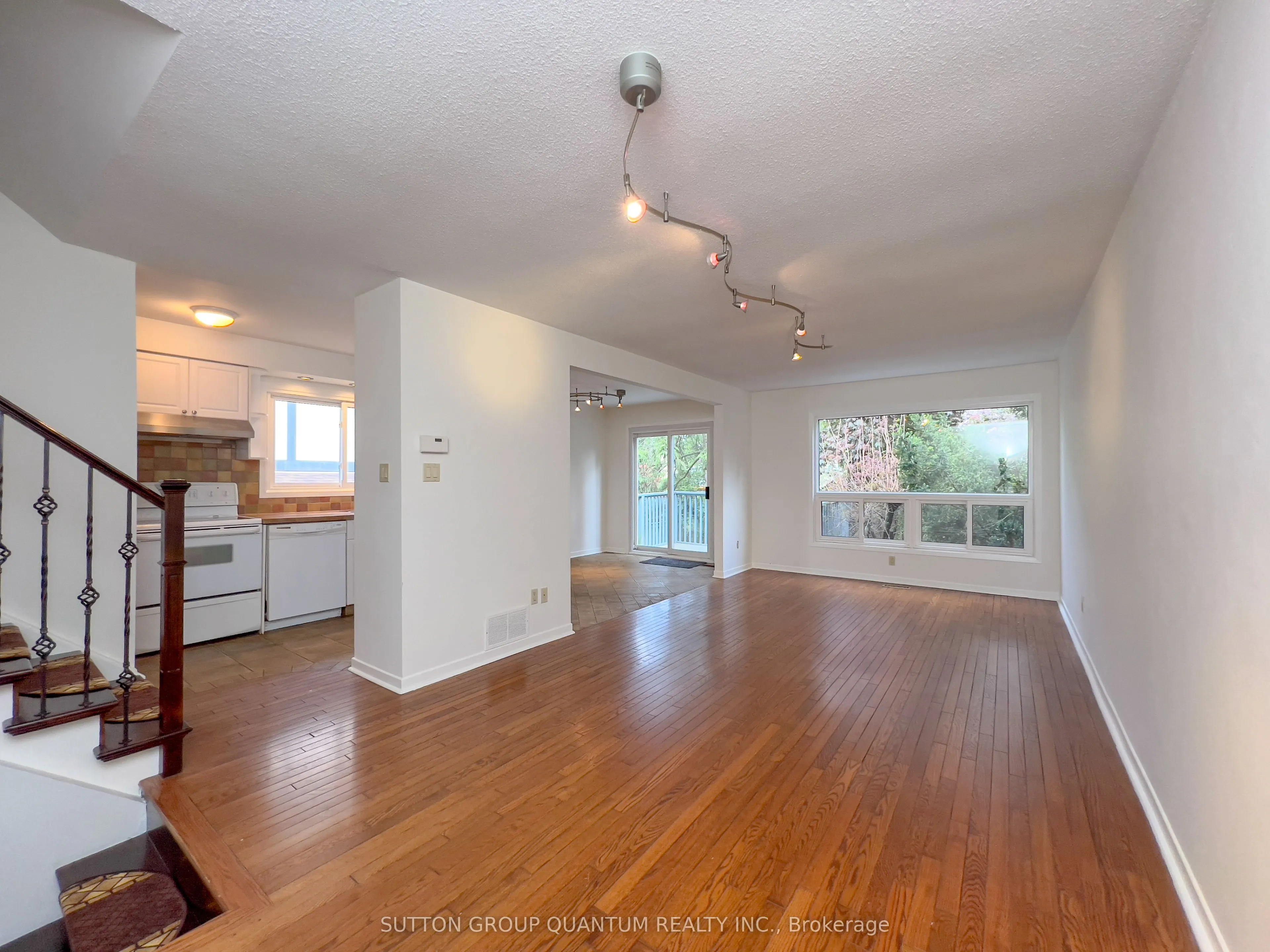 4262 Jefton Crescent