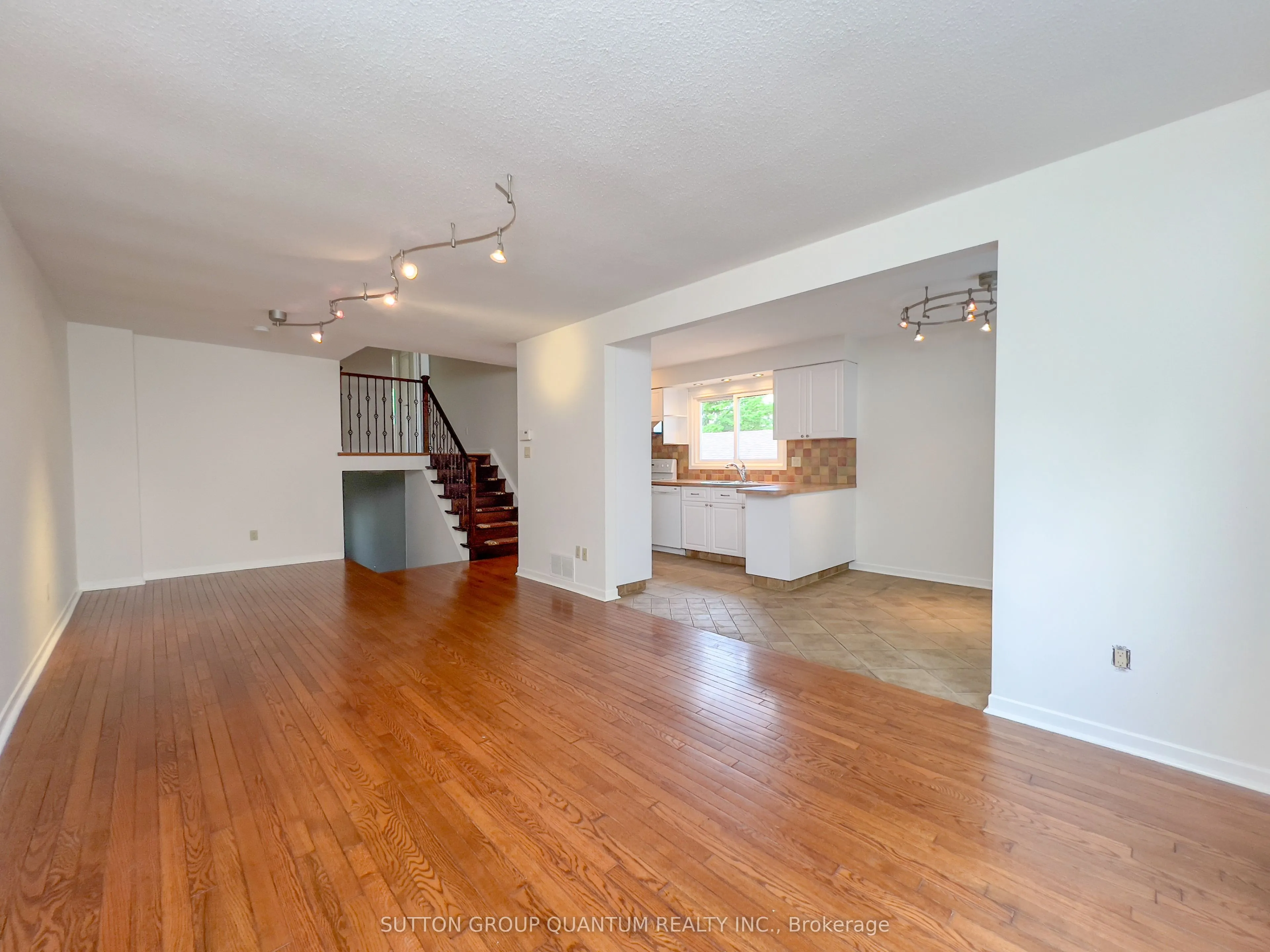 4262 Jefton Crescent